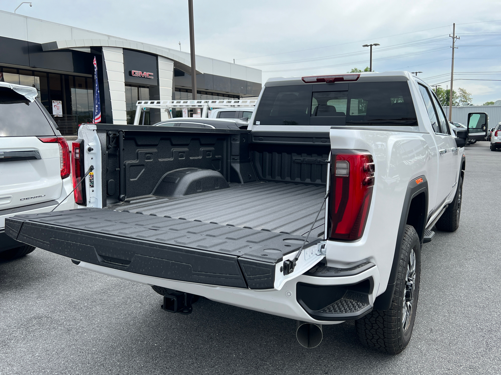 2024 GMC Sierra 2500HD Denali 13