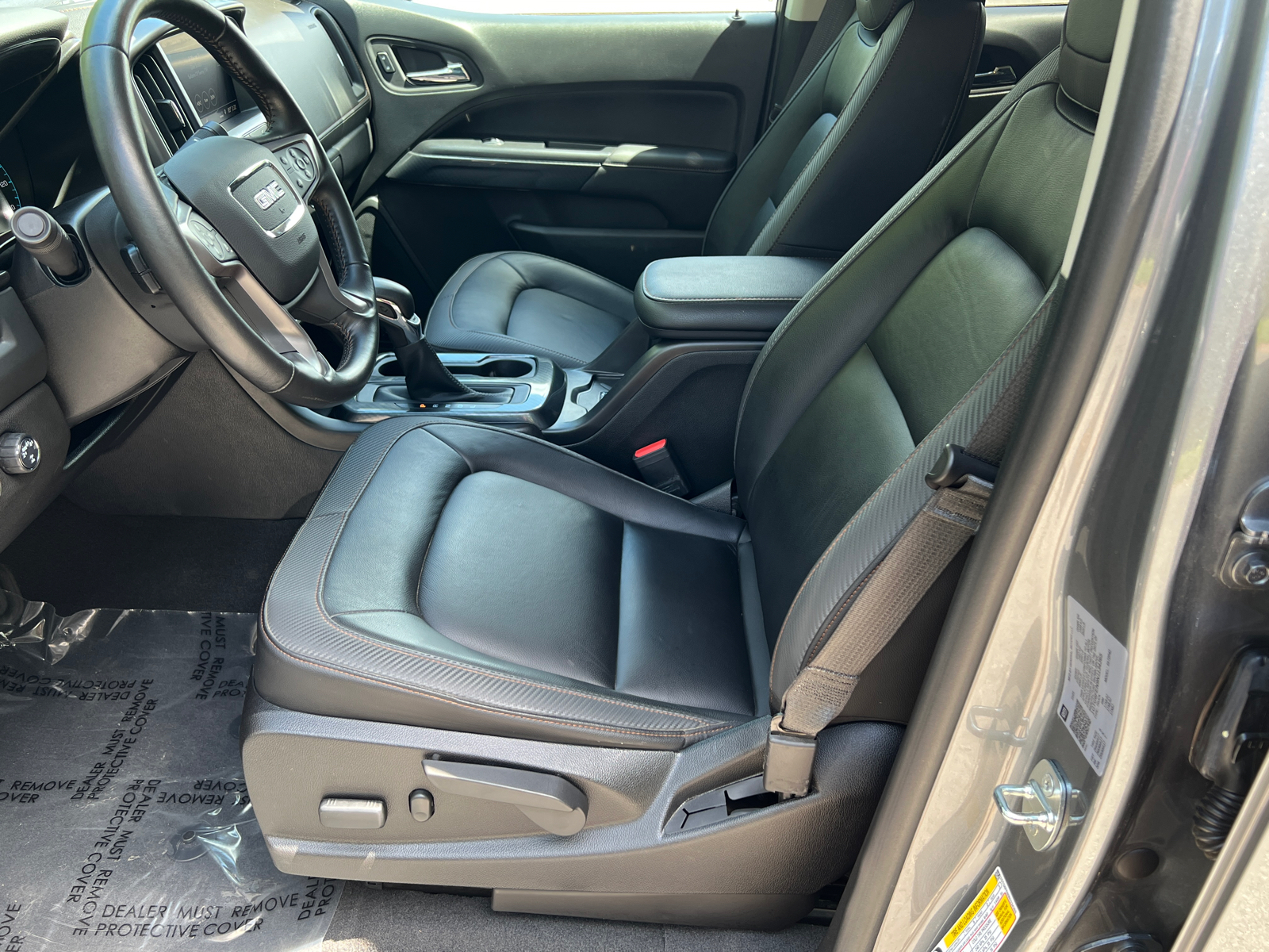 2022 GMC Canyon AT4 w/Leather 23
