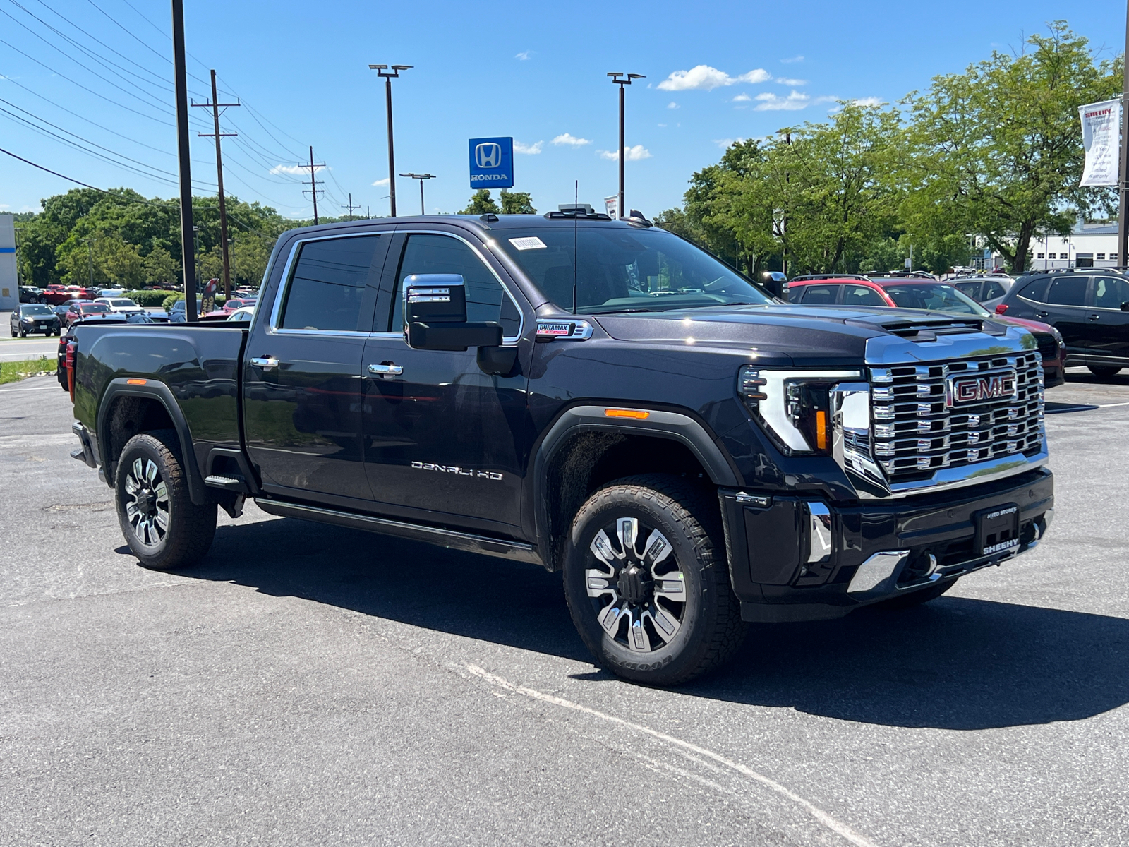 2024 GMC Sierra 2500HD Denali 1