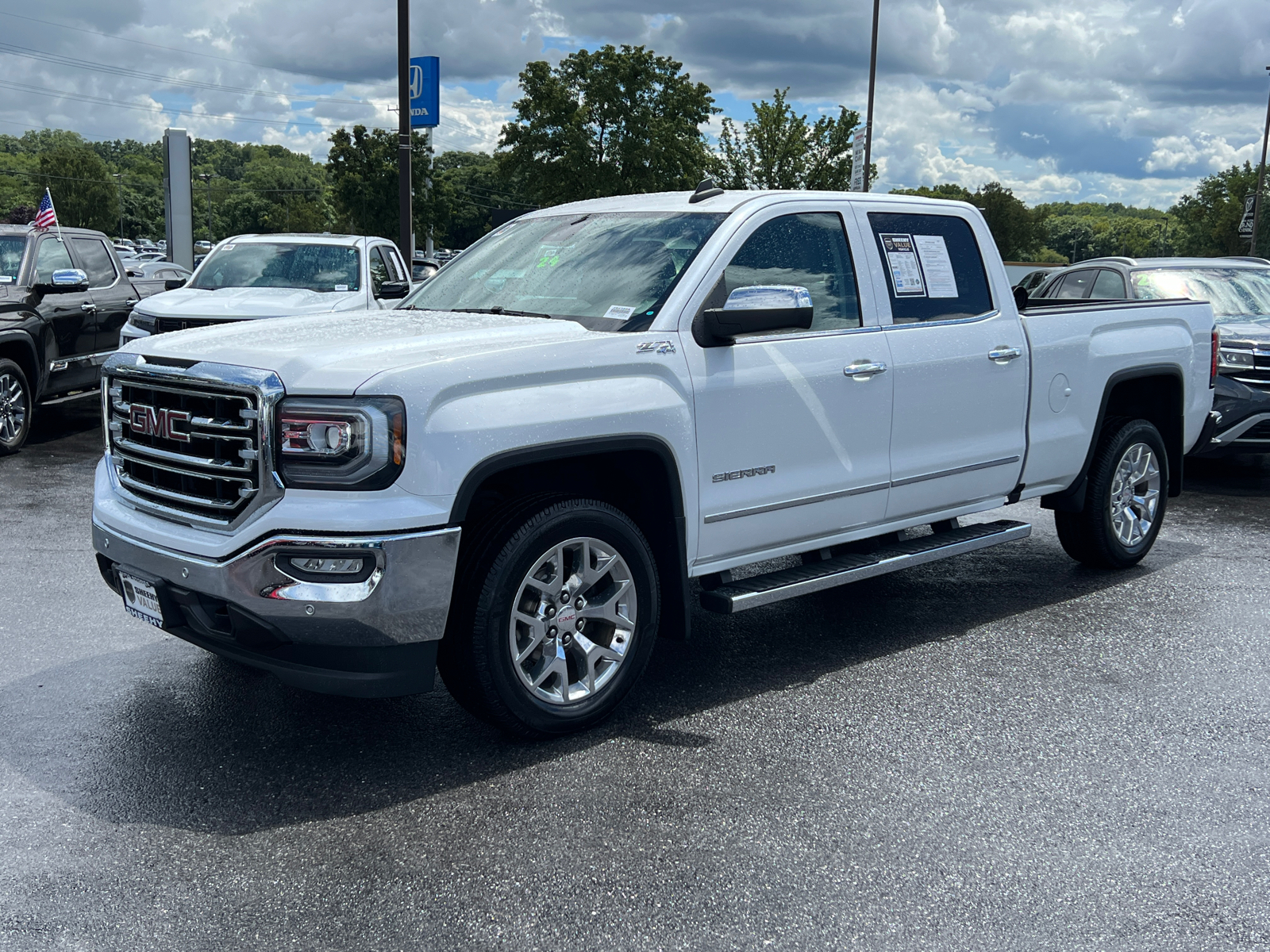 2017 GMC Sierra 1500 SLT 2