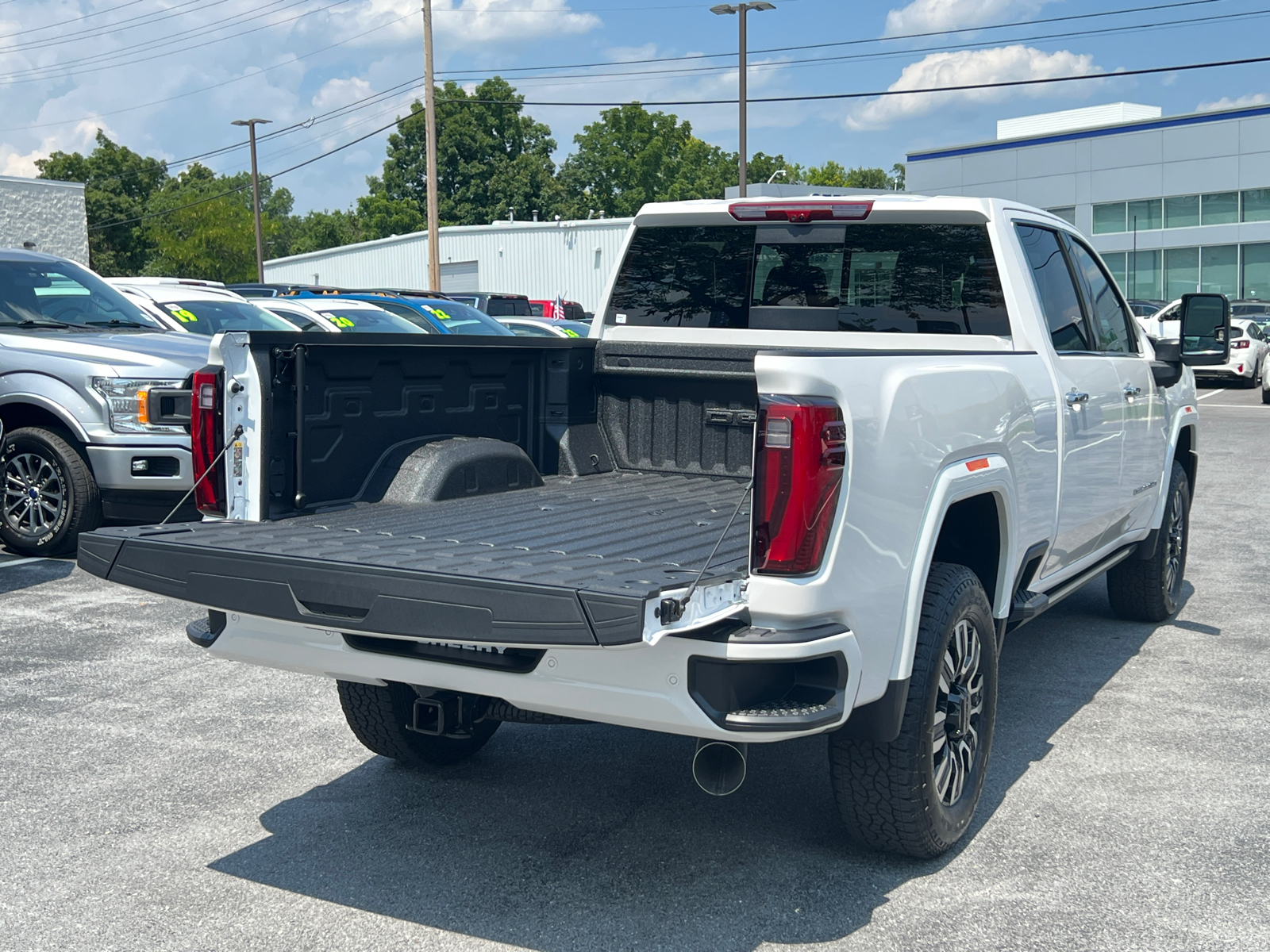 2024 GMC Sierra 2500HD Denali Ultimate 13