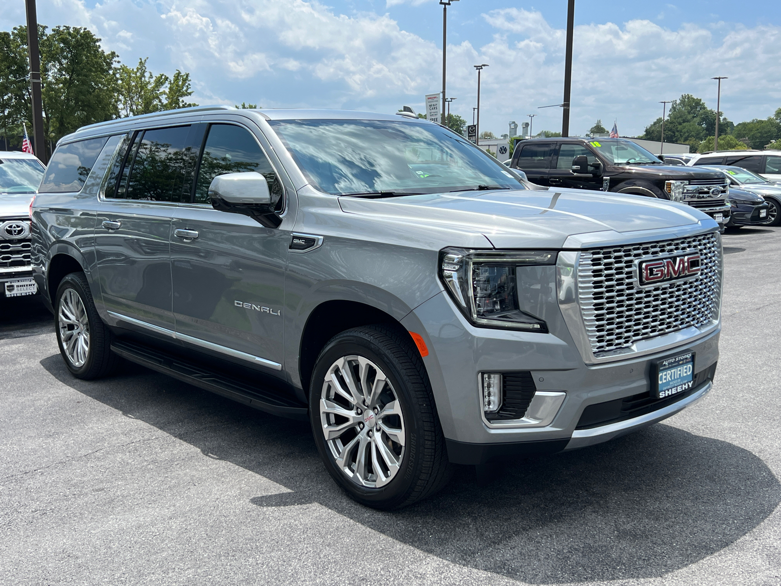 2024 GMC Yukon XL Denali 1