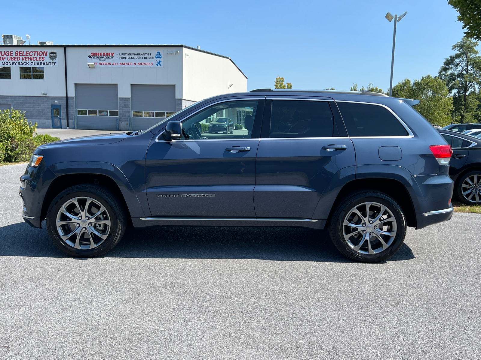 2020 Jeep Grand Cherokee Summit 3