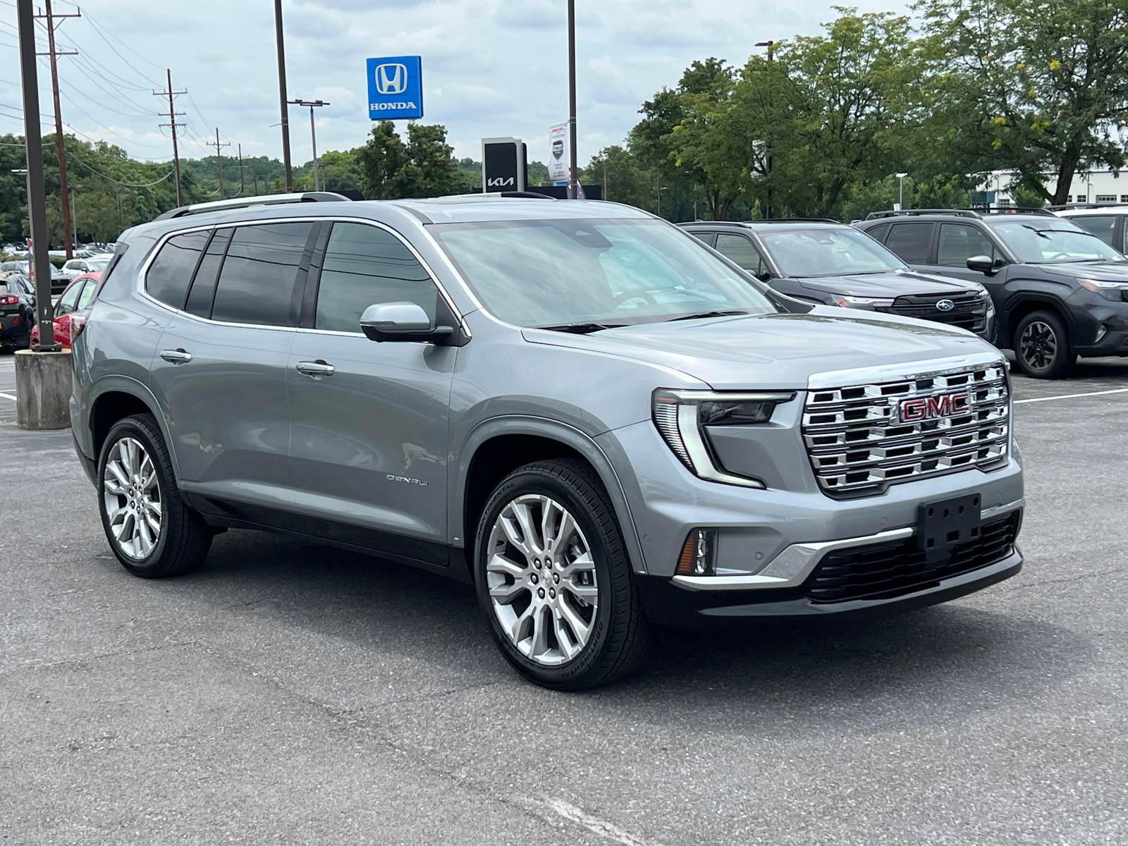 2024 GMC Acadia Denali 1