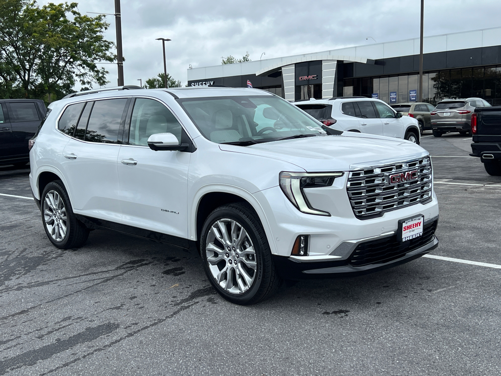 2024 GMC Acadia Denali 1