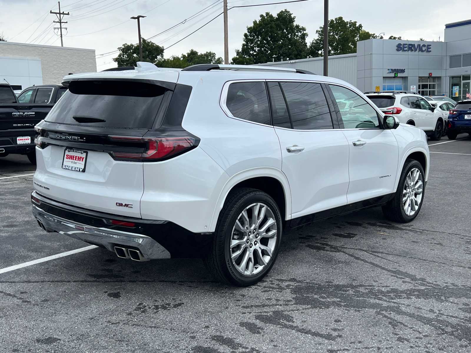 2024 GMC Acadia Denali 5