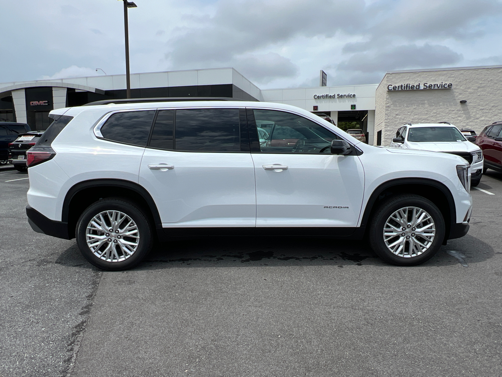 2024 GMC Acadia Elevation 4