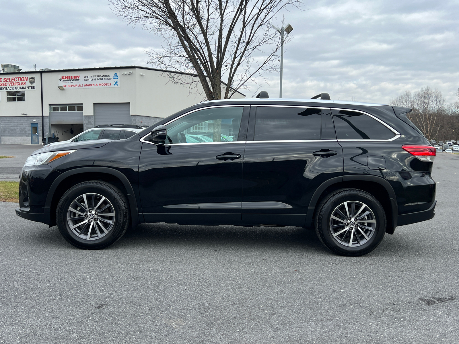 2019 Toyota Highlander XLE 3