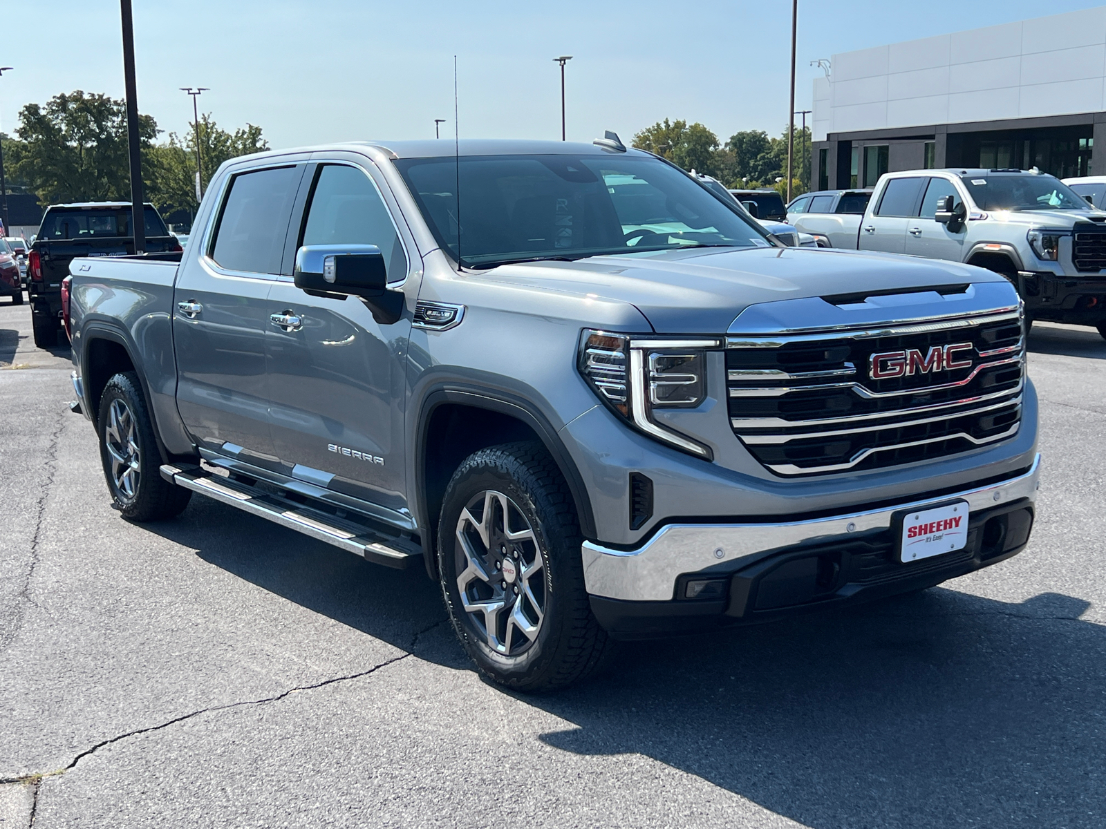 2024 GMC Sierra 1500 SLT 1