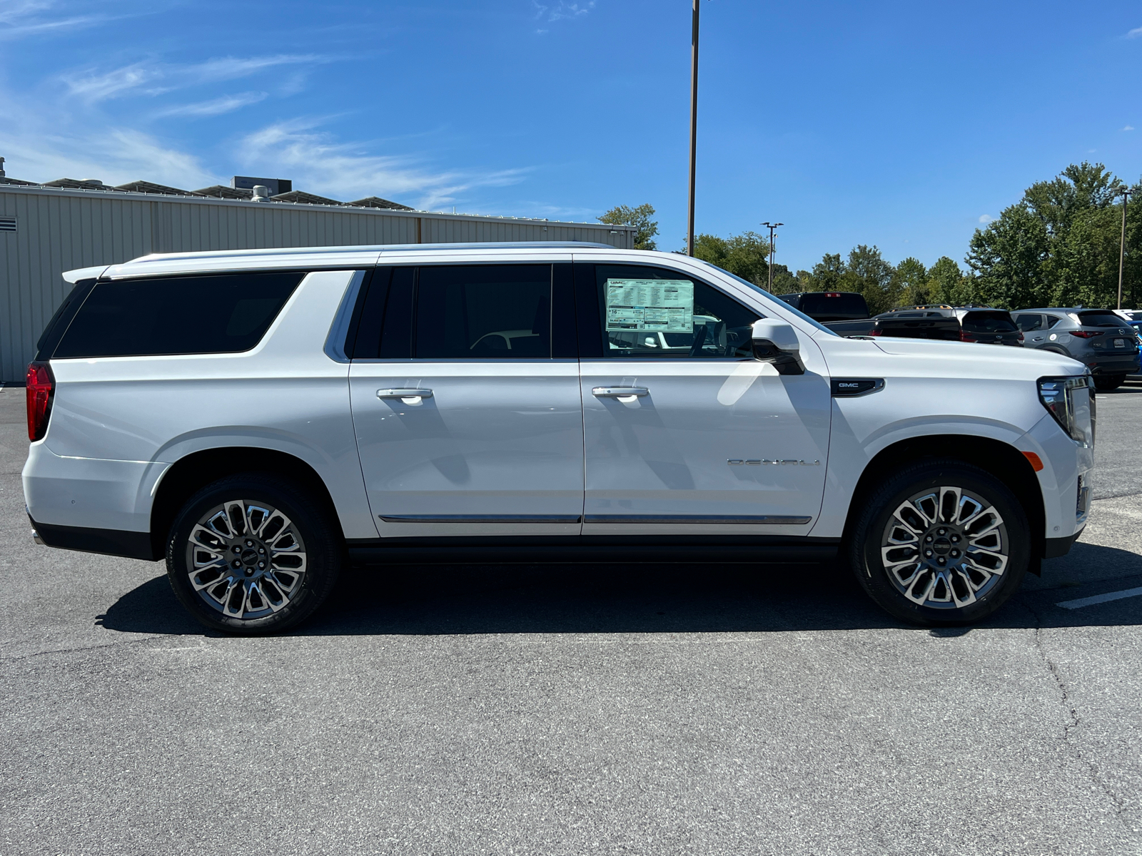 2024 GMC Yukon XL Denali Ultimate 4