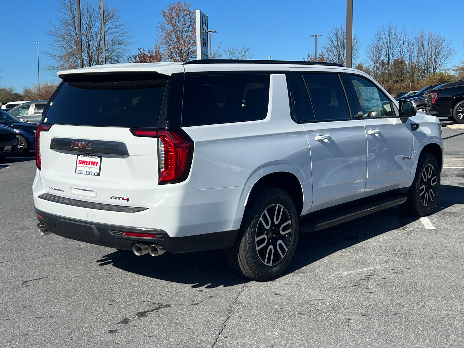 2024 GMC Yukon XL AT4 3