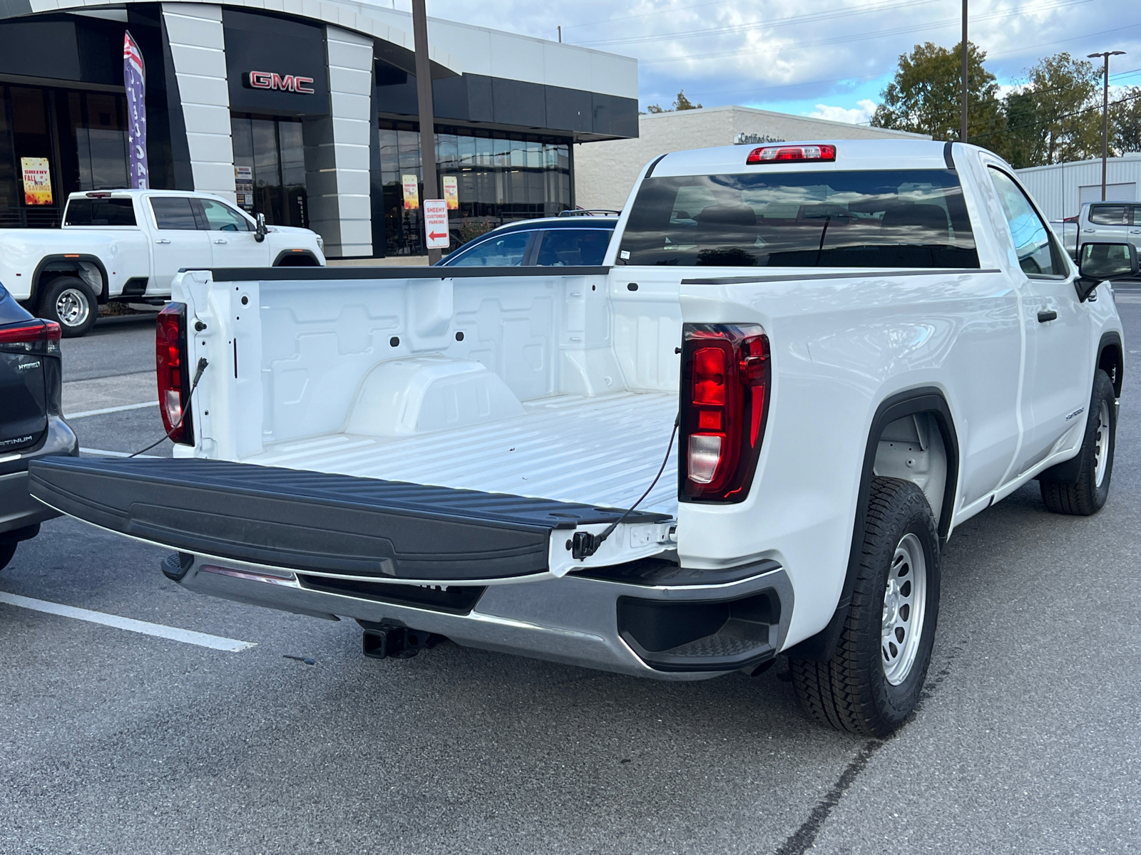 2024 GMC Sierra 1500 Pro 8