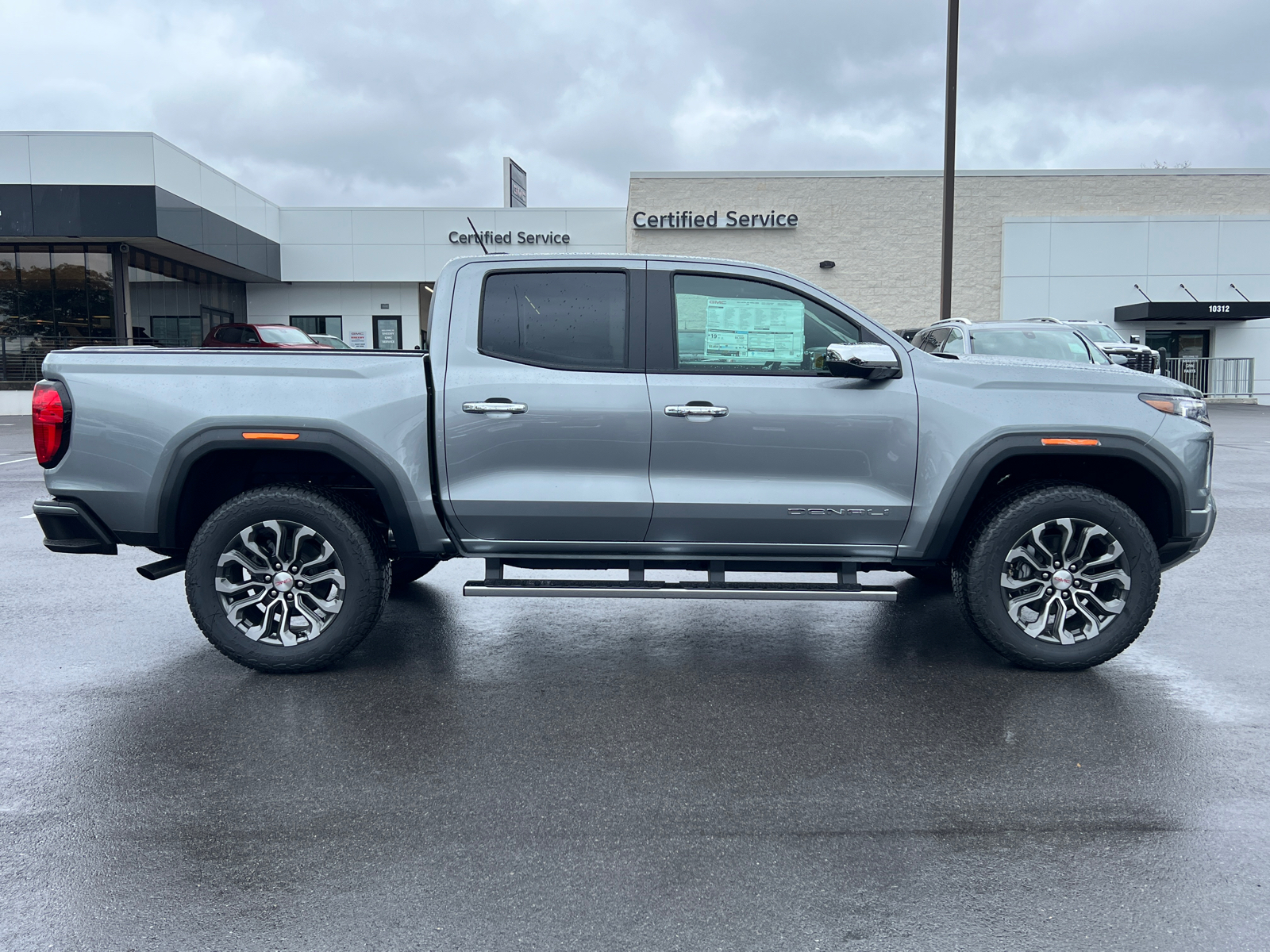 2024 GMC Canyon Denali 2