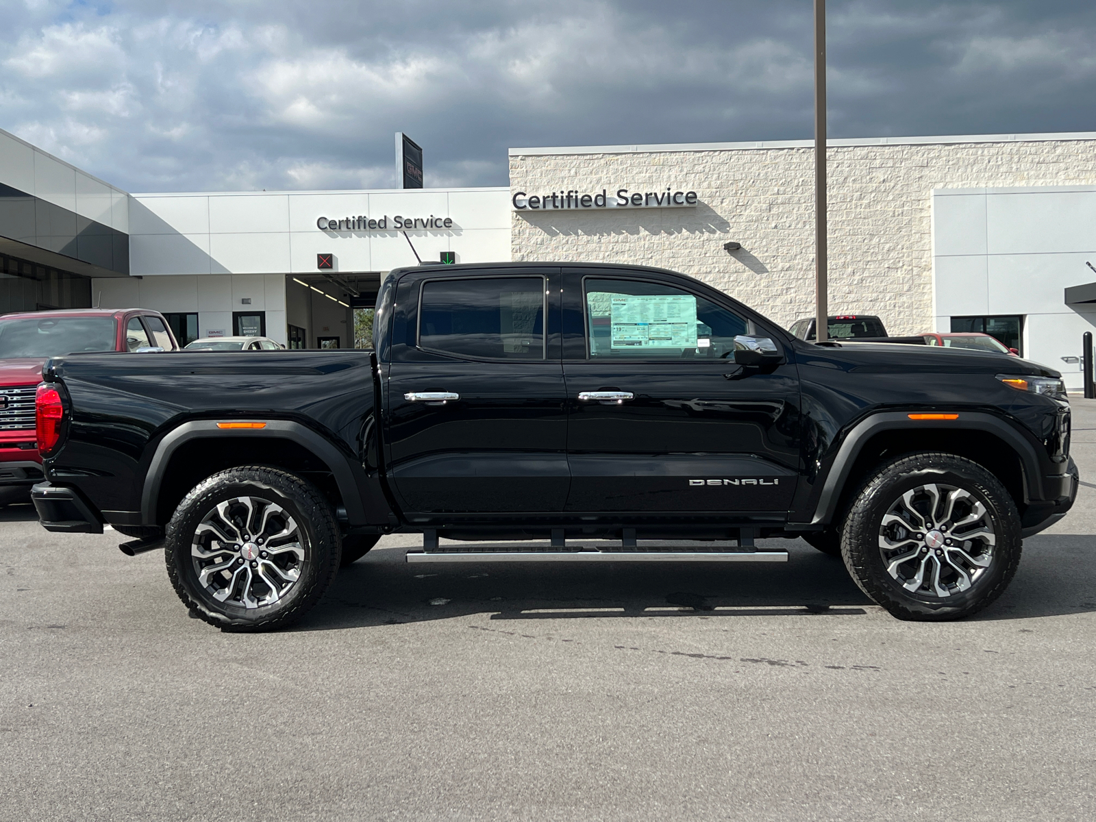 2024 GMC Canyon Denali 2