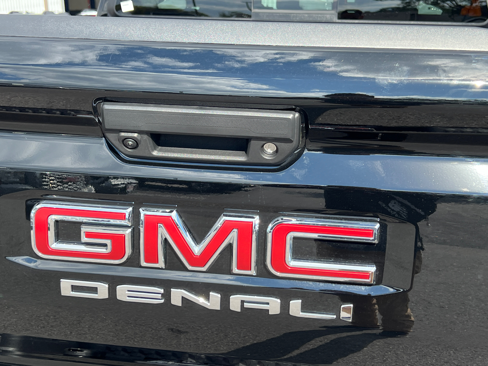 2024 GMC Canyon Denali 10