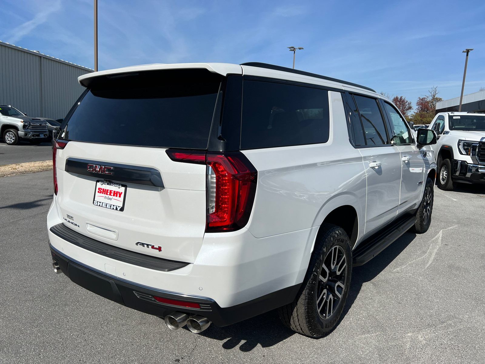 2024 GMC Yukon XL AT4 3