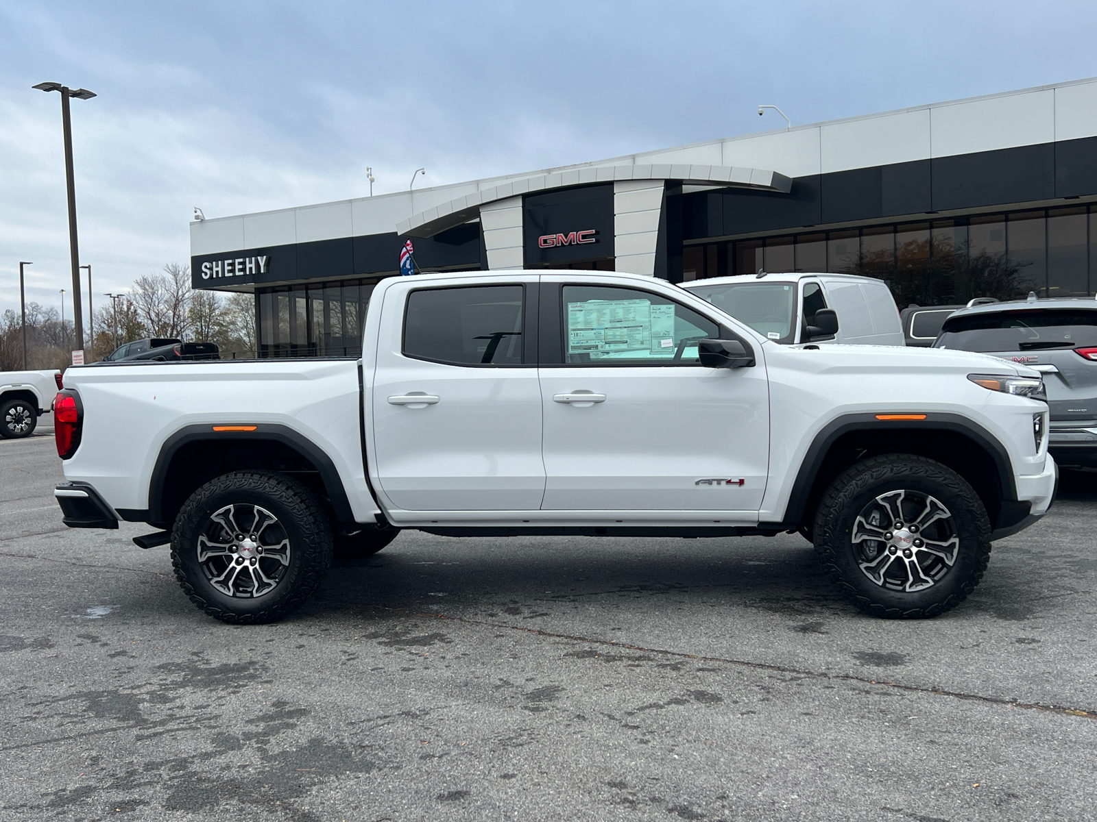 2024 GMC Canyon AT4 2