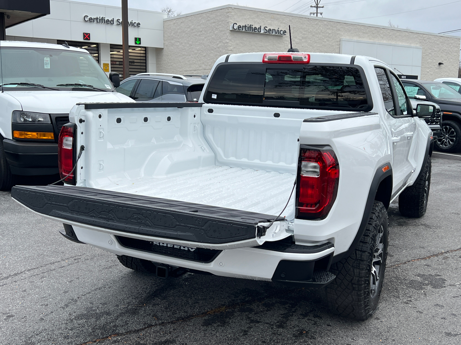 2024 GMC Canyon AT4 9