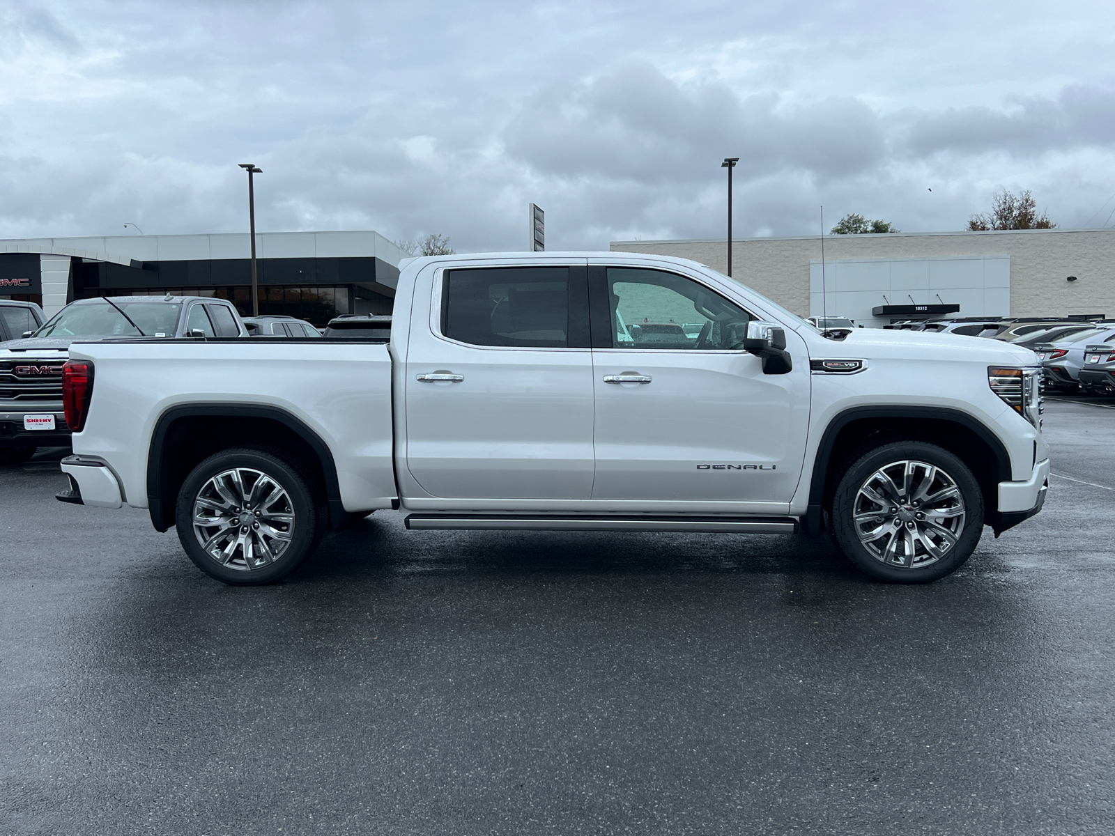 2025 GMC Sierra 1500 Denali 2