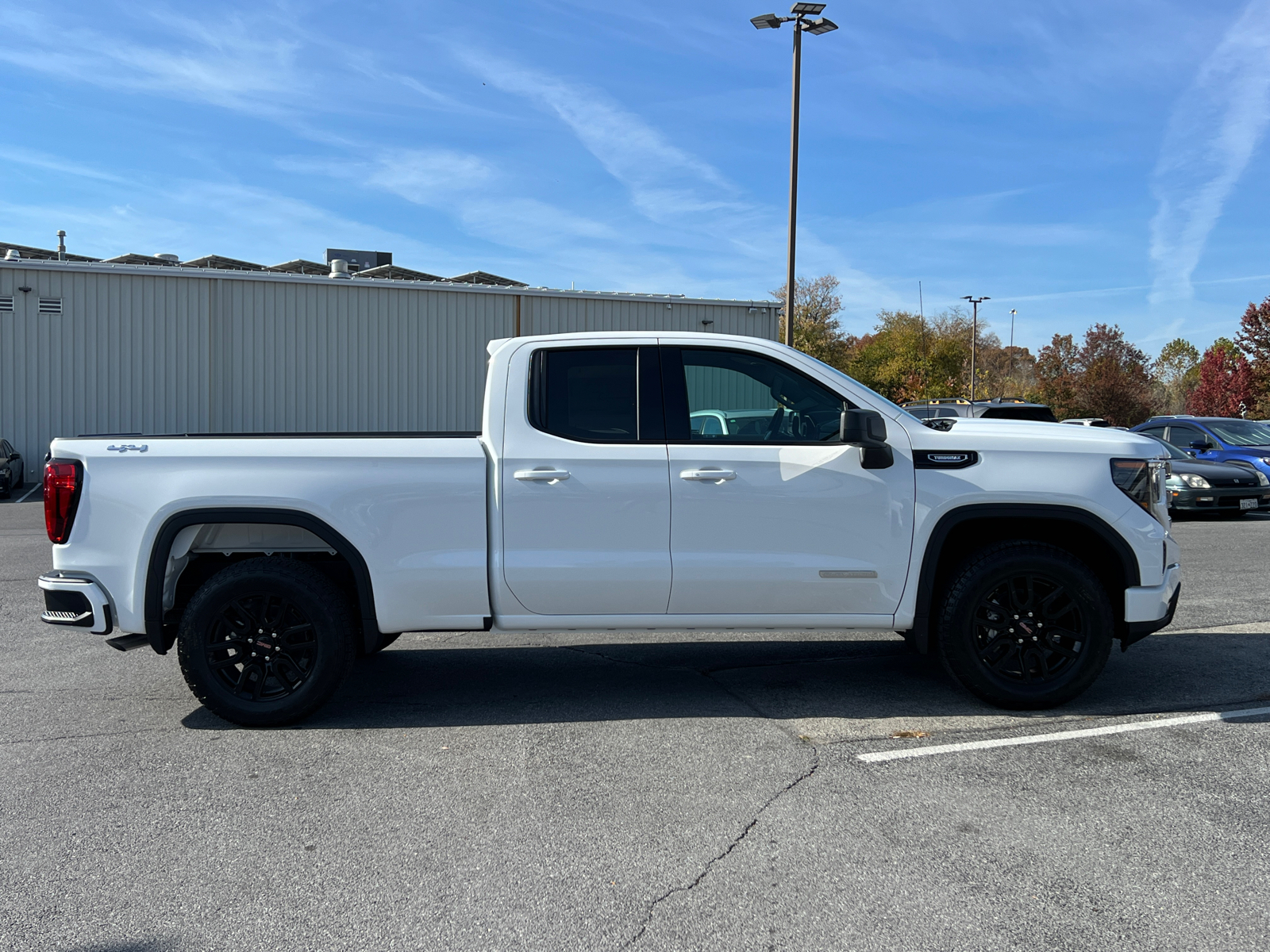 2025 GMC Sierra 1500 Elevation 2