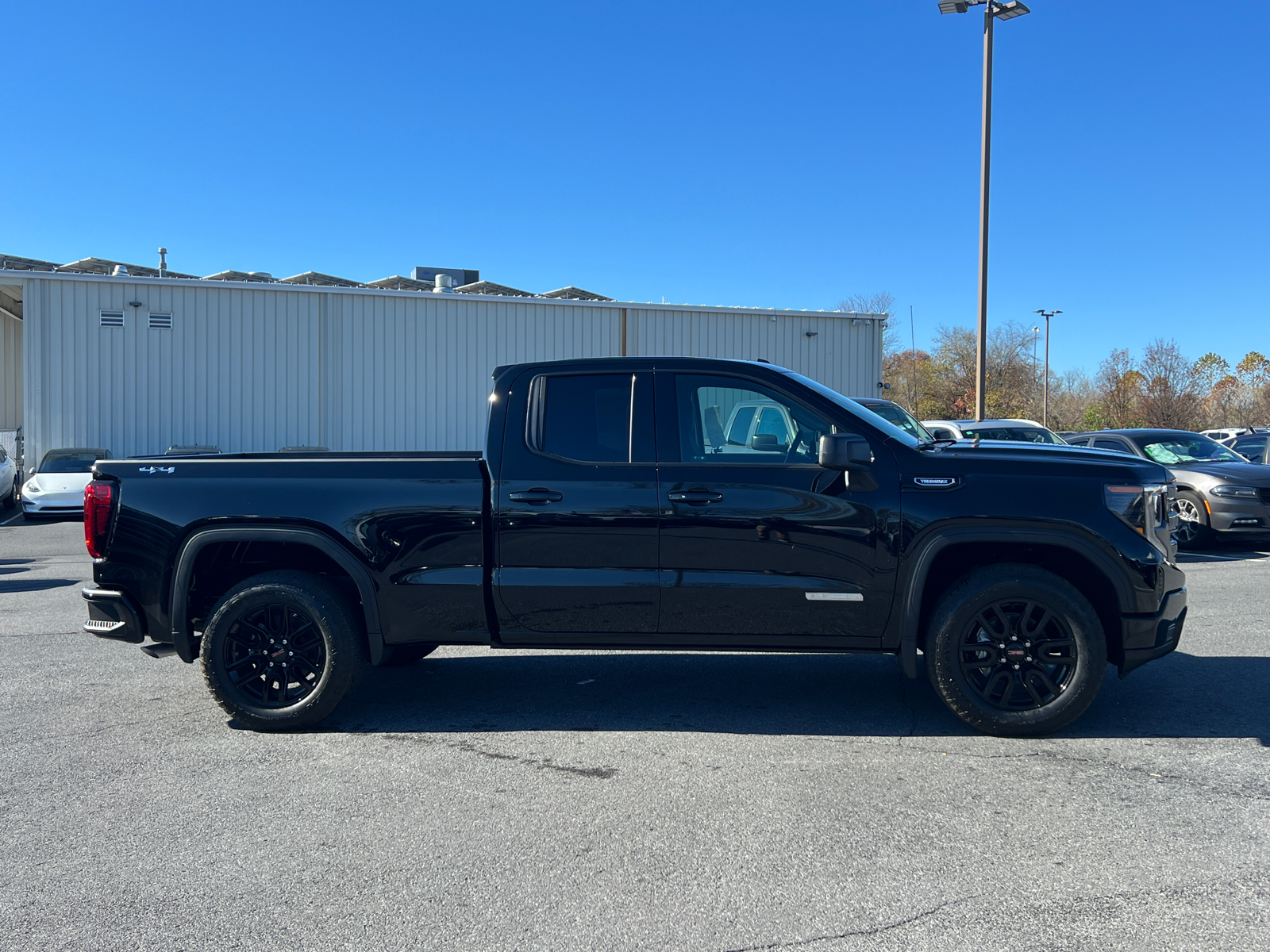 2025 GMC Sierra 1500 Elevation 2