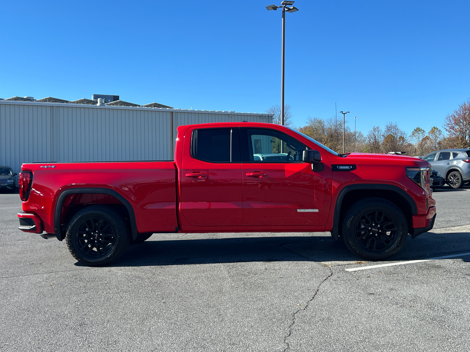 2025 GMC Sierra 1500 Elevation 2