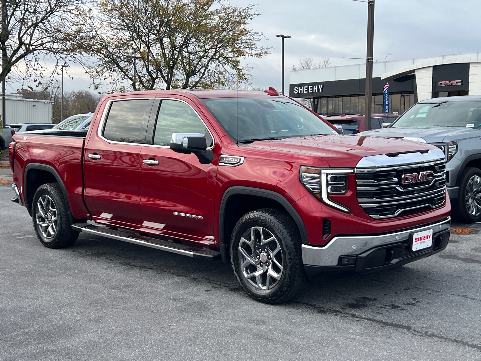 2025 GMC Sierra 1500 SLT 1