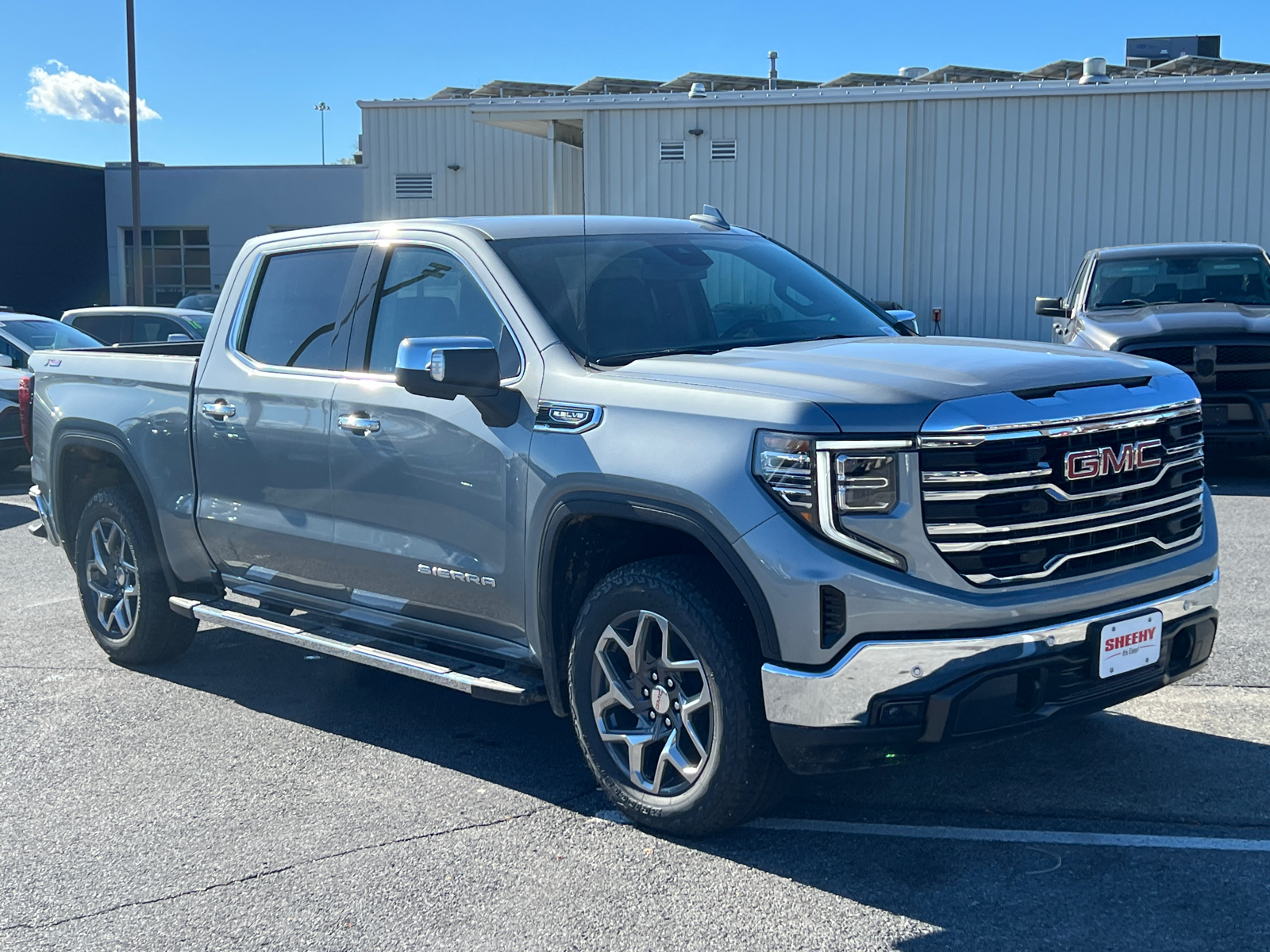 2025 GMC Sierra 1500 SLT 1