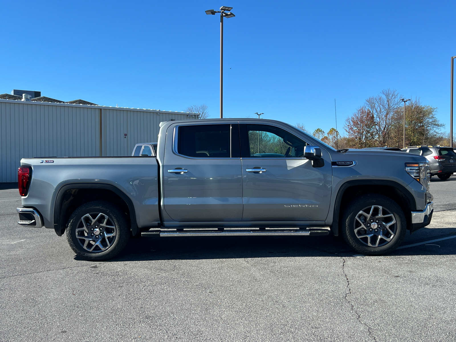 2025 GMC Sierra 1500 SLT 2