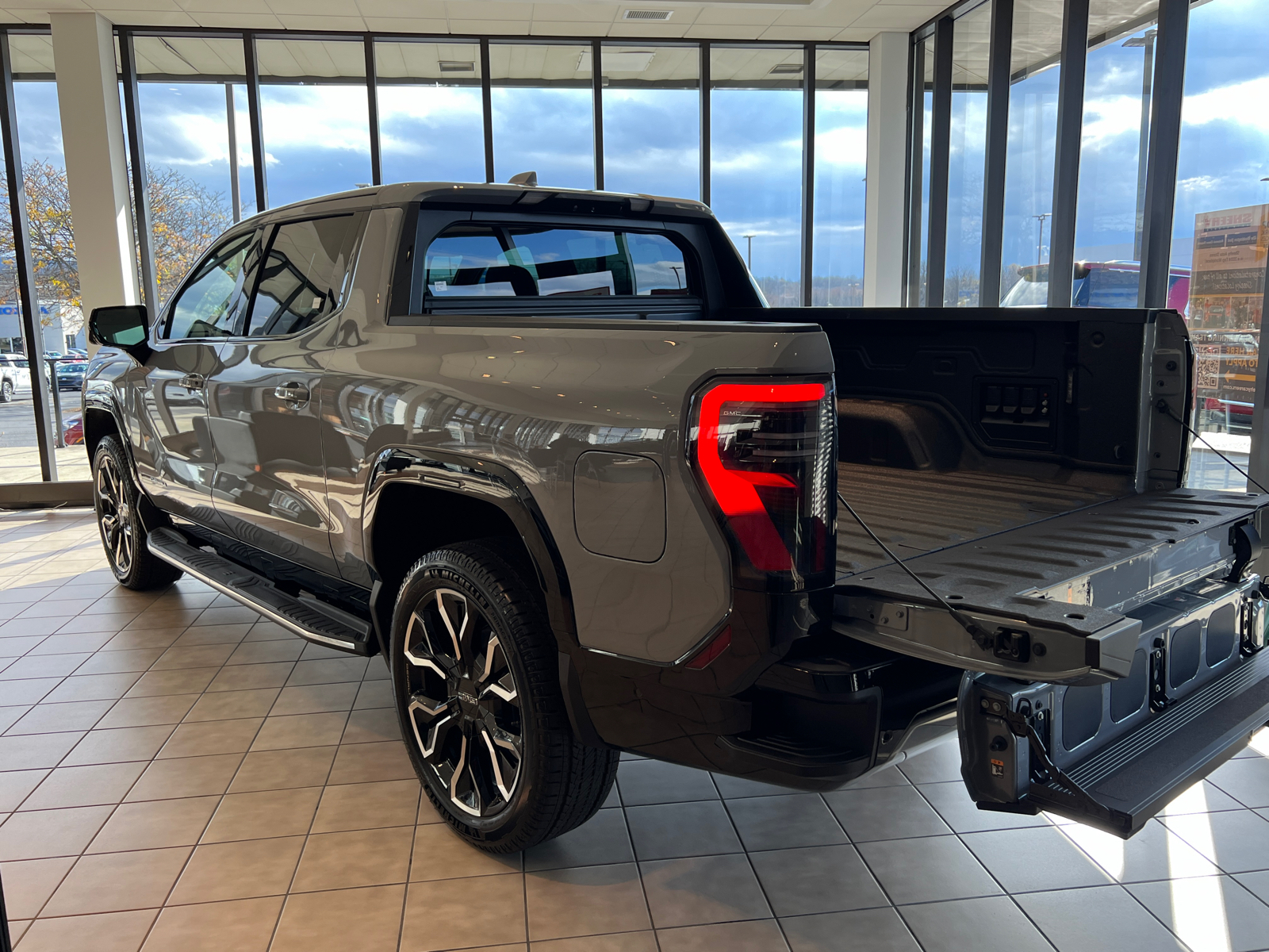 2025 GMC Sierra EV Denali 4