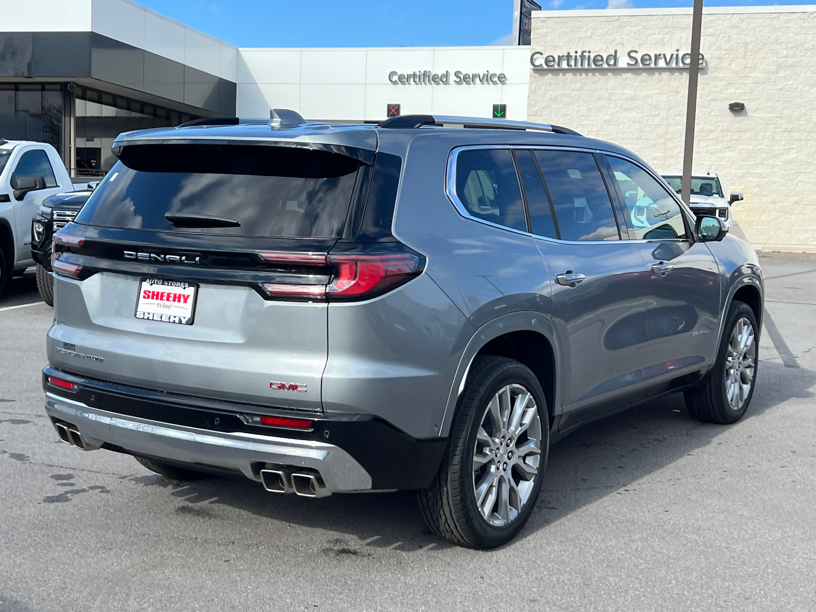 2025 GMC Acadia Denali 3