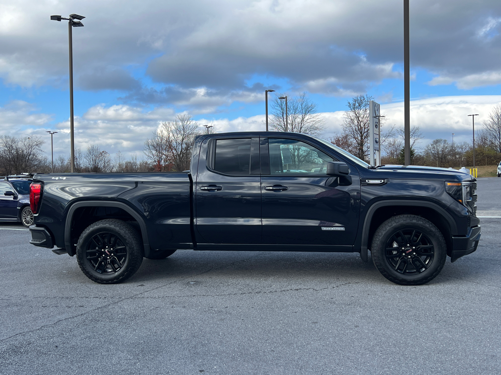 2025 GMC Sierra 1500 Elevation 2