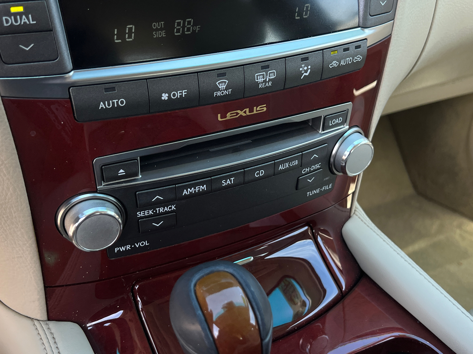 2011 Lexus LS 460 30