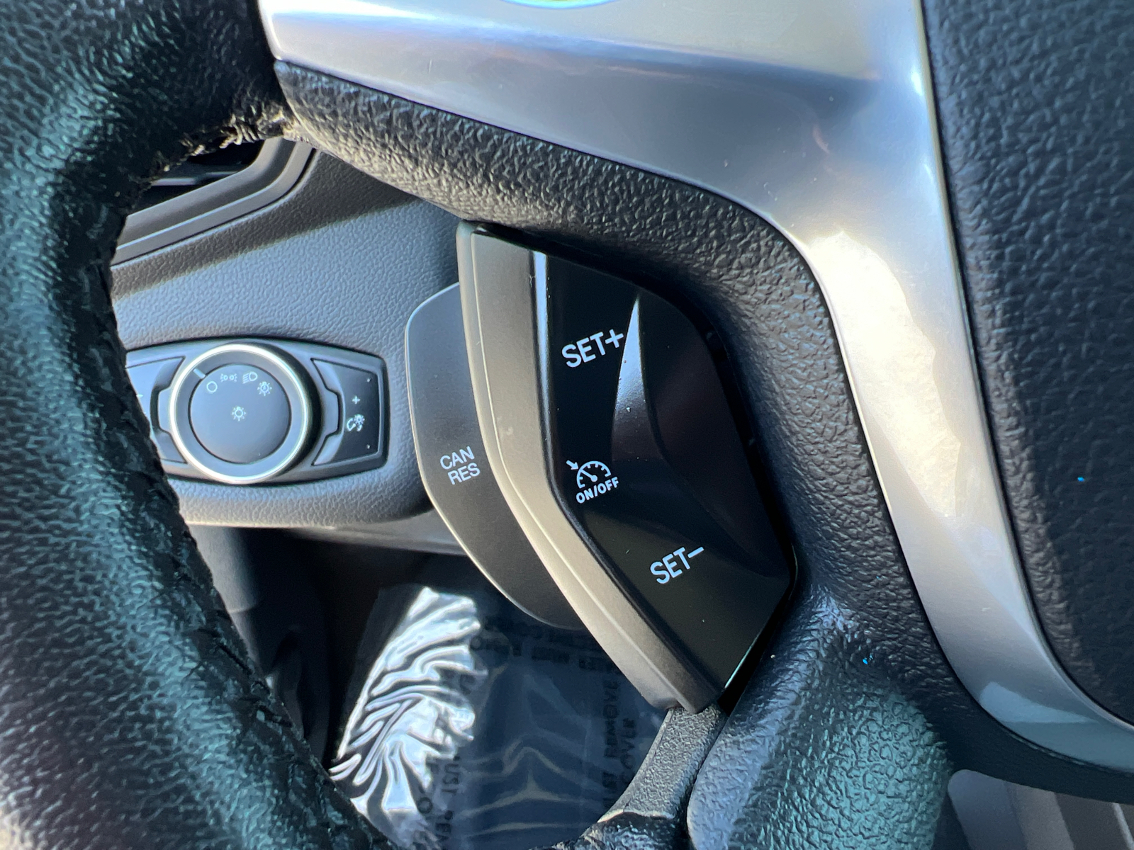 2016 Ford C-Max Hybrid SE 26