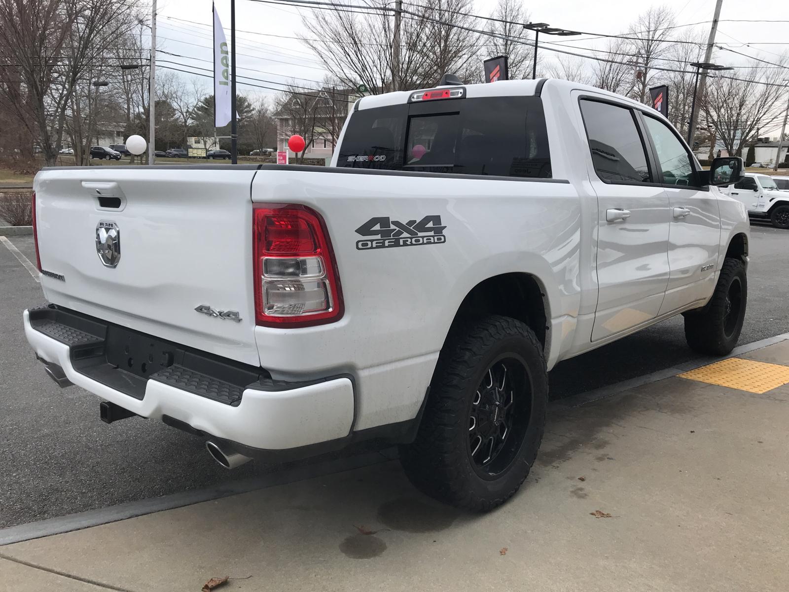 2022 Ram 1500 Big Horn 4x4 Crew Cab 57 Box 4