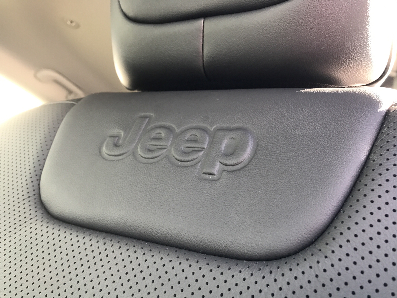 2023 Jeep Cherokee Altitude Lux 33