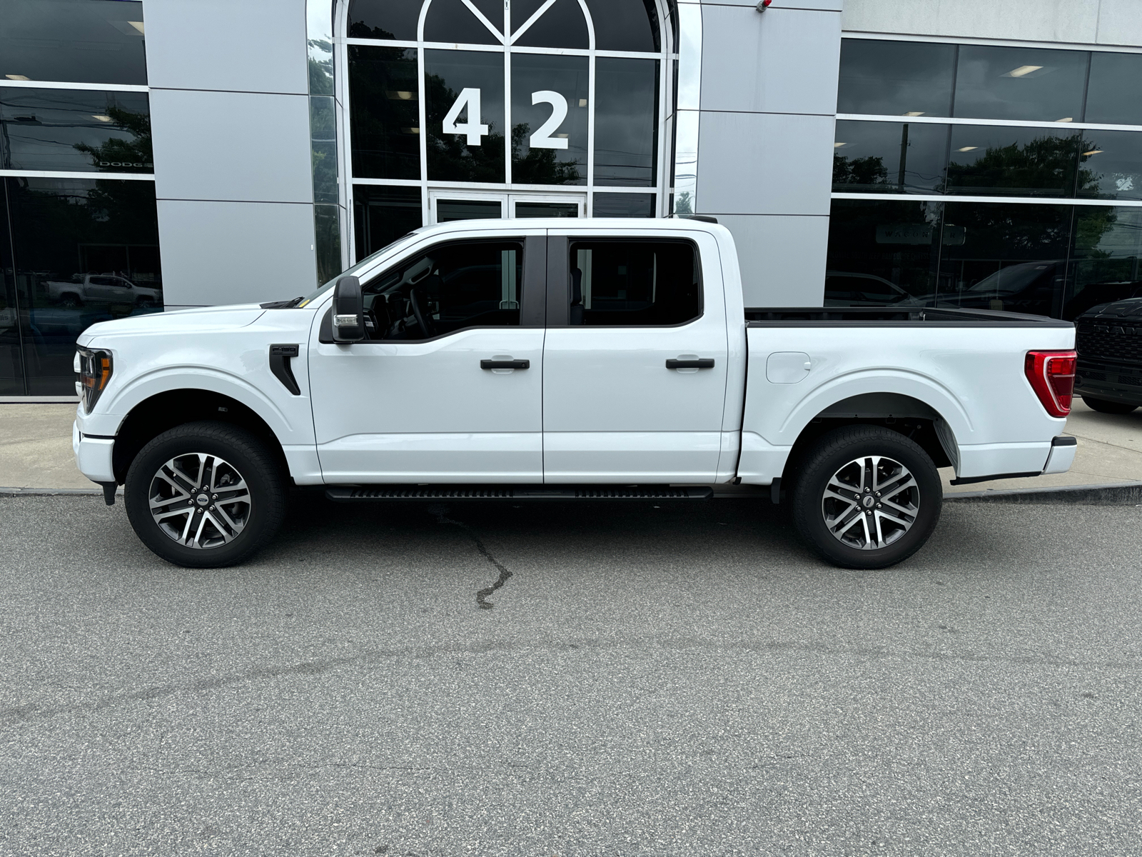 2023 Ford F-150 XL 4WD SuperCrew 5.5 Box 3