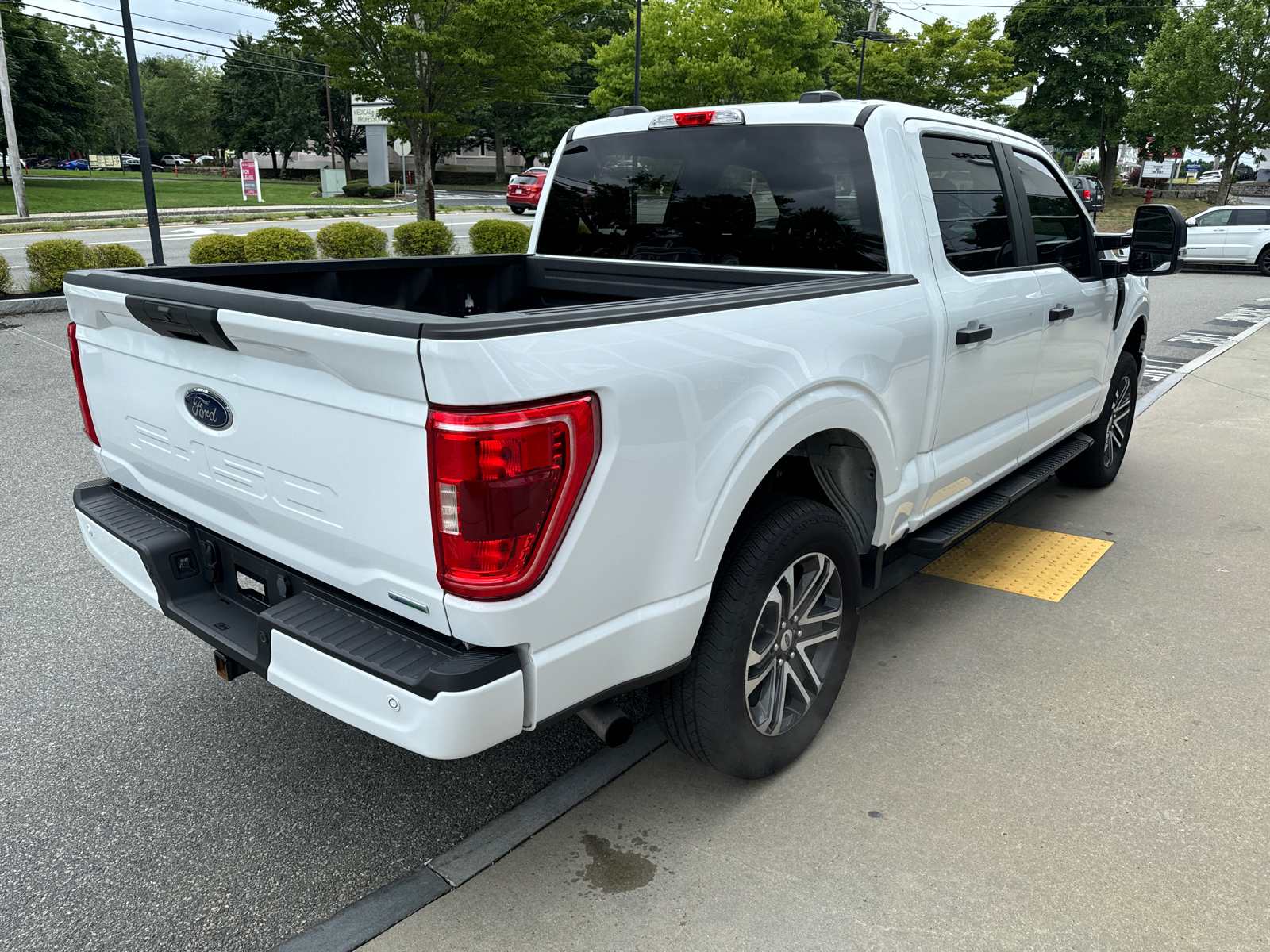 2023 Ford F-150 XL 4WD SuperCrew 5.5 Box 6