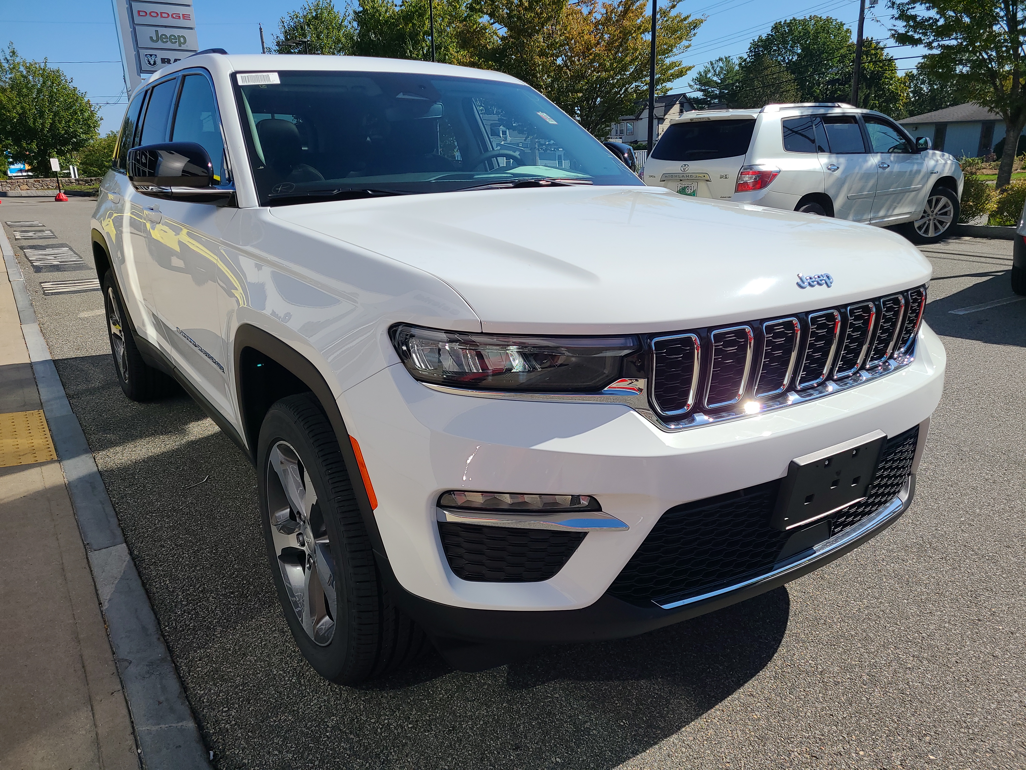 2024 Jeep Grand Cherokee 4xe  6