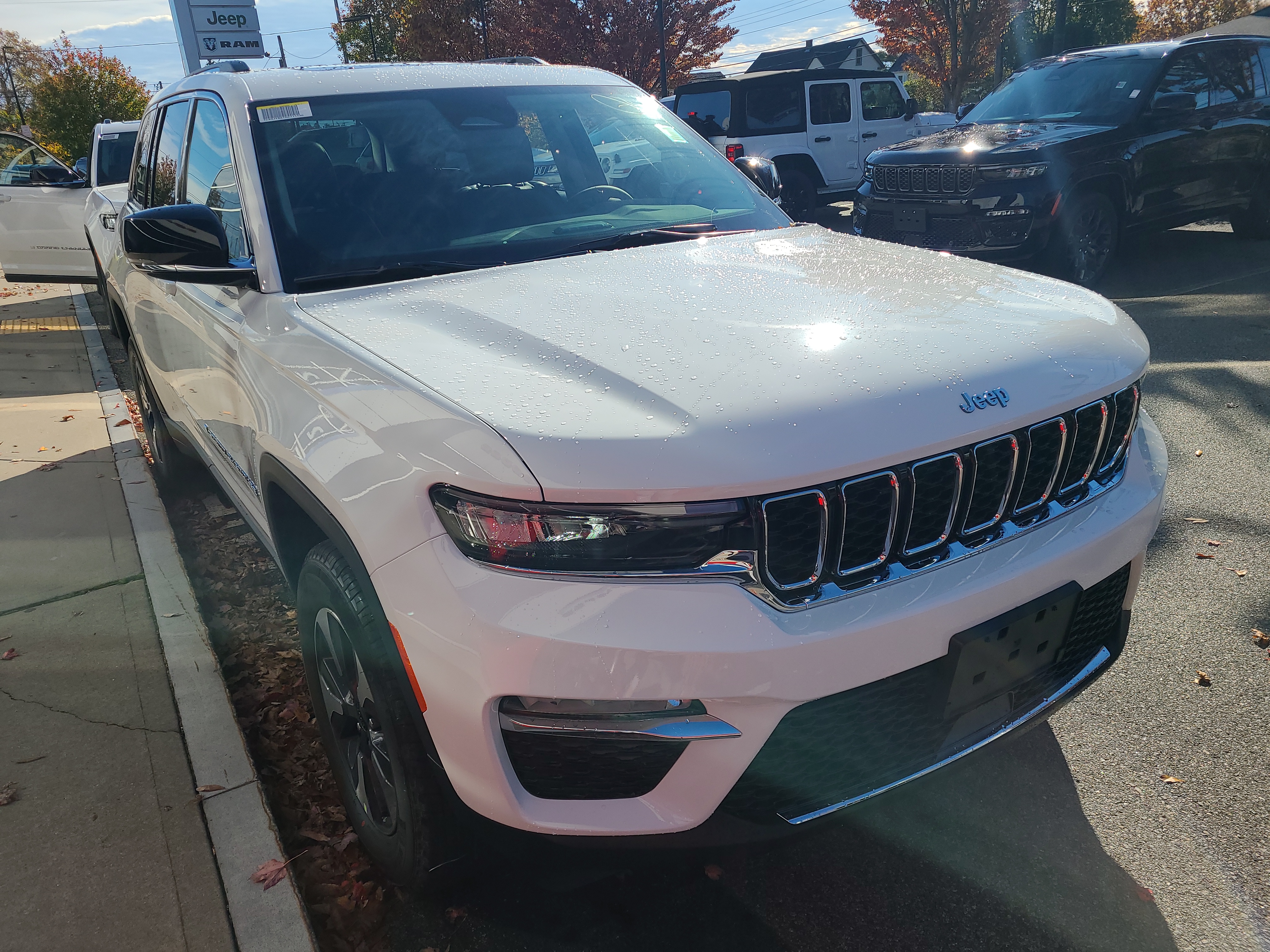 2024 Jeep Grand Cherokee 4xe  6