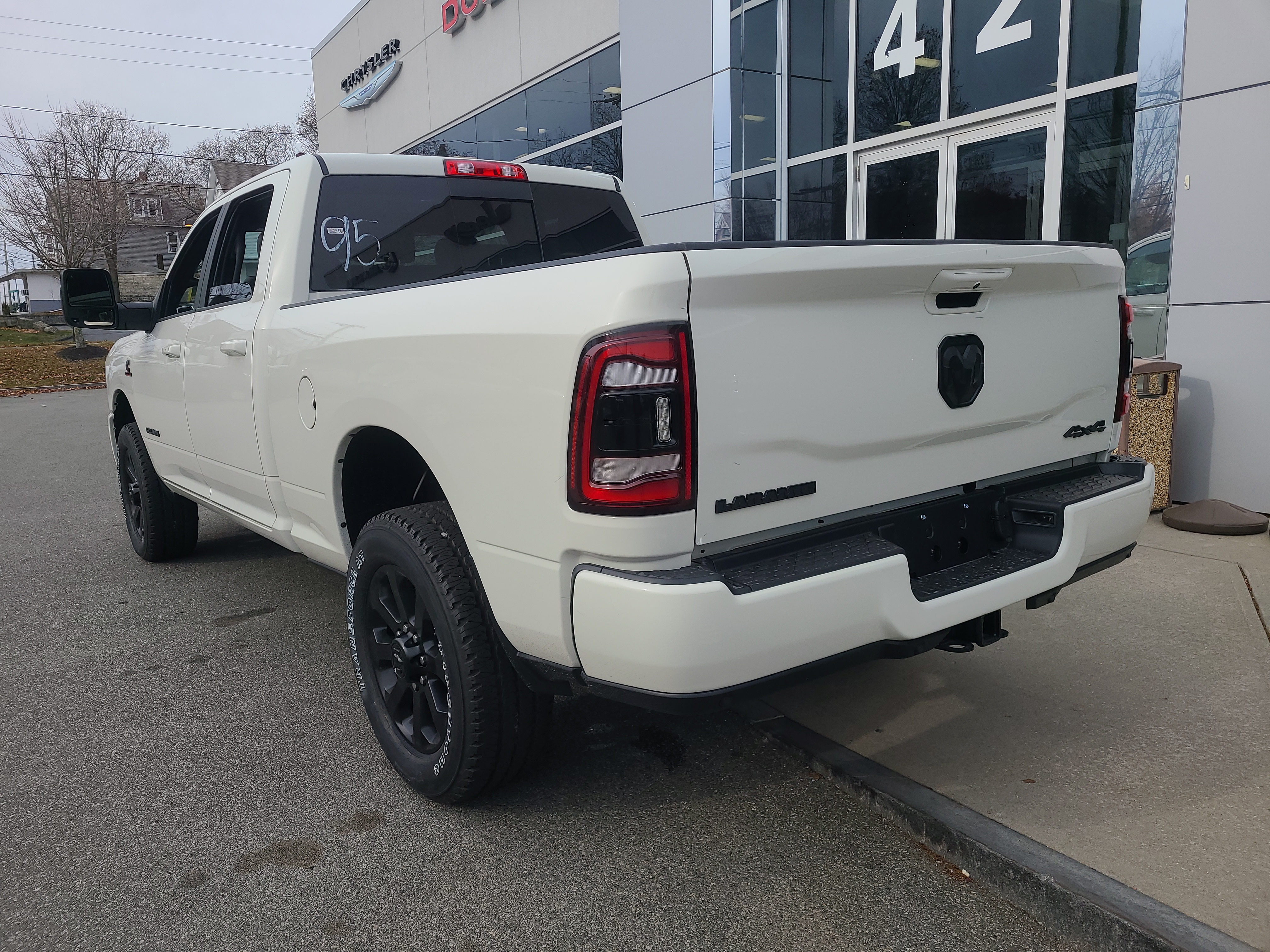 2024 Ram 2500 Laramie 4x4 Crew Cab 64 Box 3