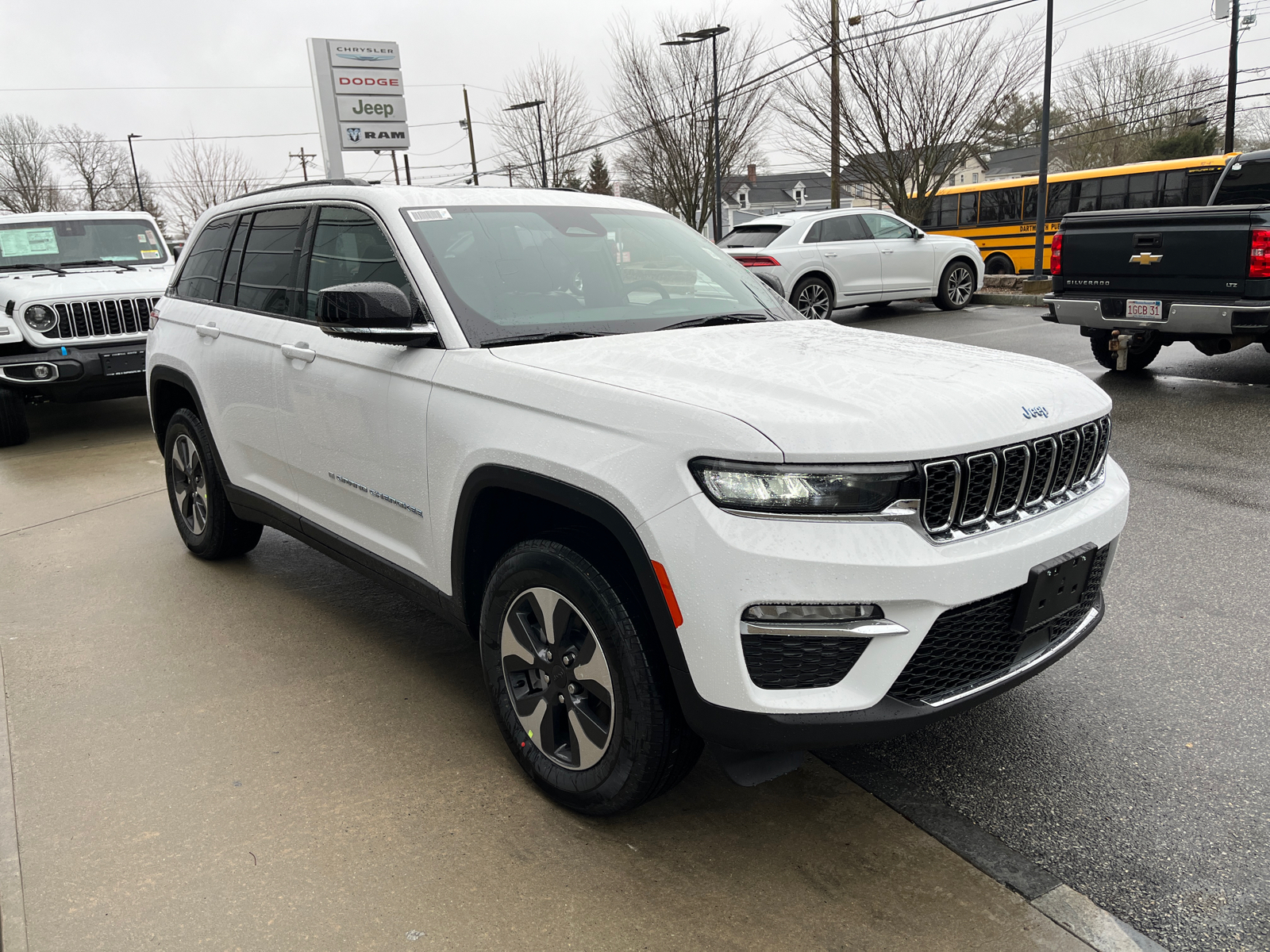 2024 Jeep Grand Cherokee 4xe  6