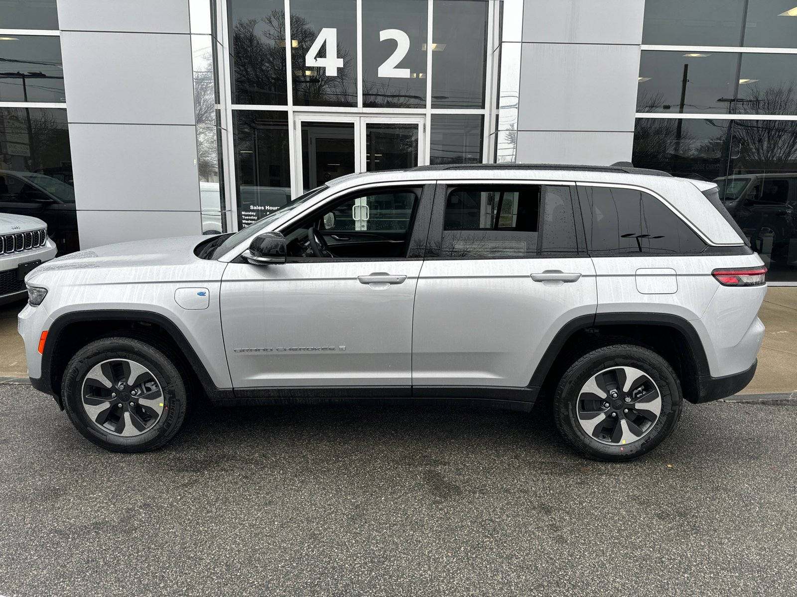 2024 Jeep Grand Cherokee 4xe  3