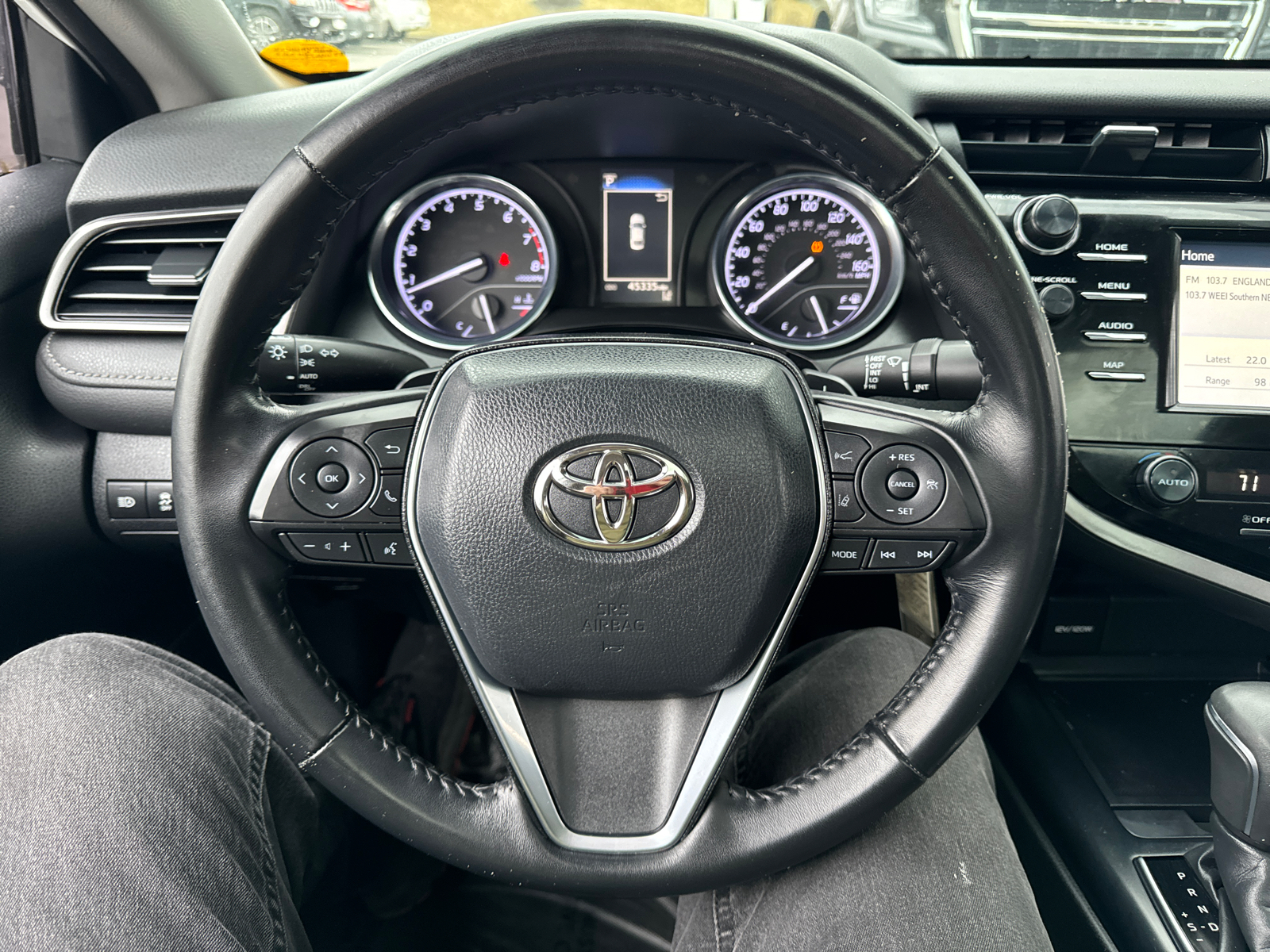 2019 Toyota Camry SE 17