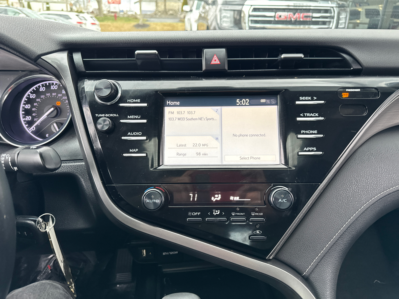 2019 Toyota Camry SE 27