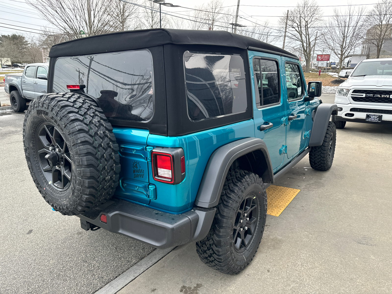 2024 Jeep Wrangler 4xe Willys 6