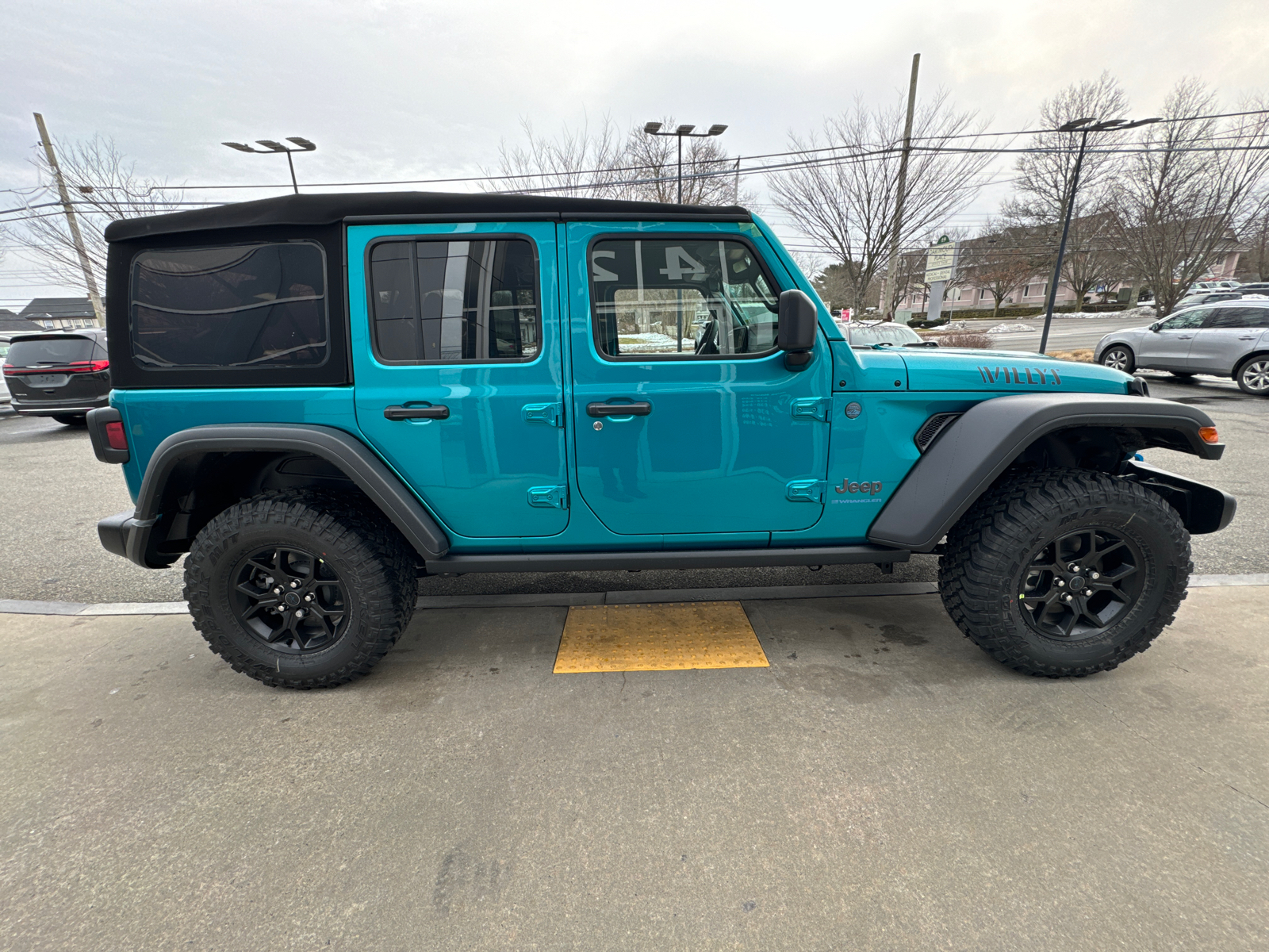 2024 Jeep Wrangler 4xe Willys 7