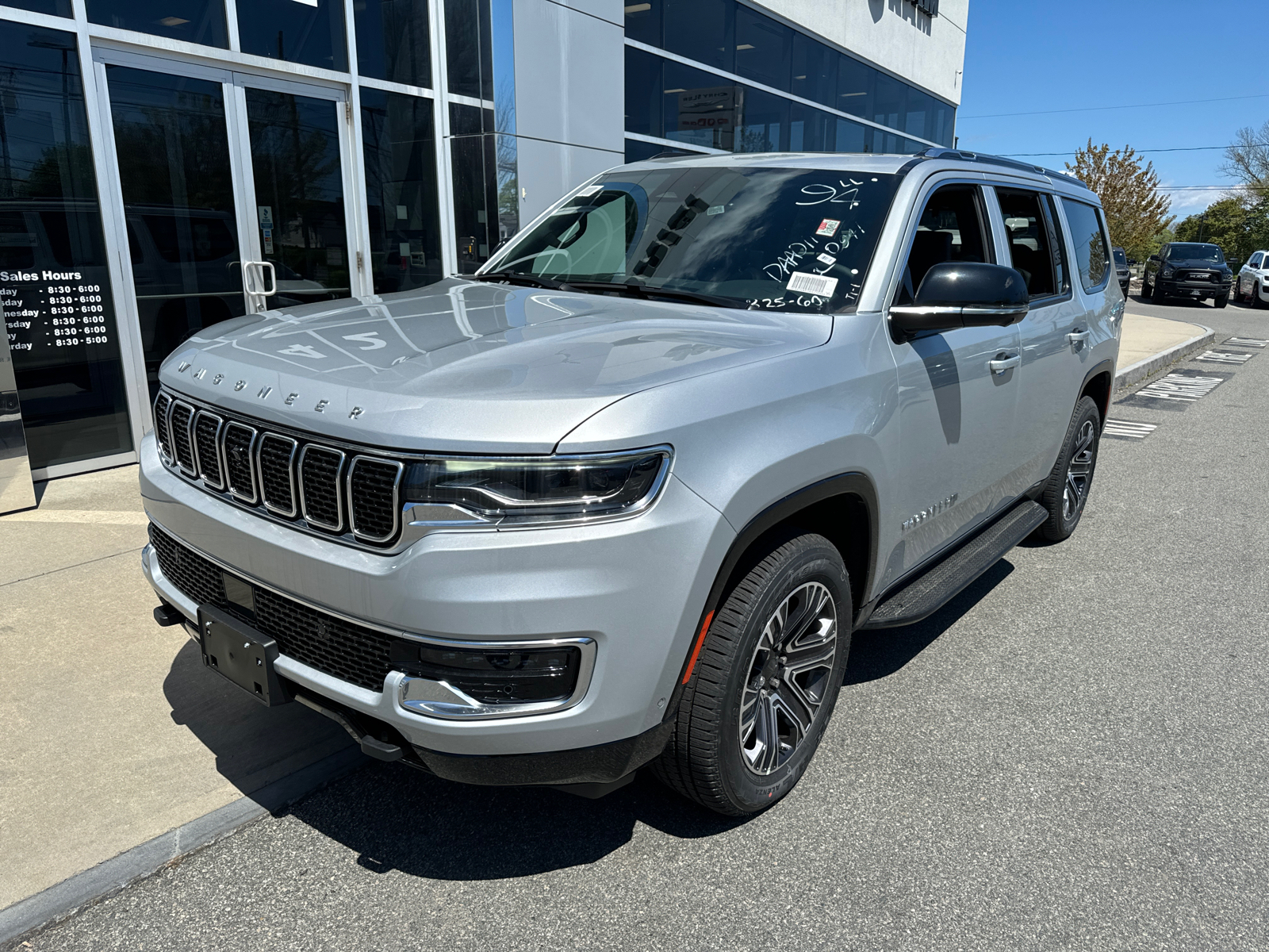 2024 Jeep Wagoneer  2