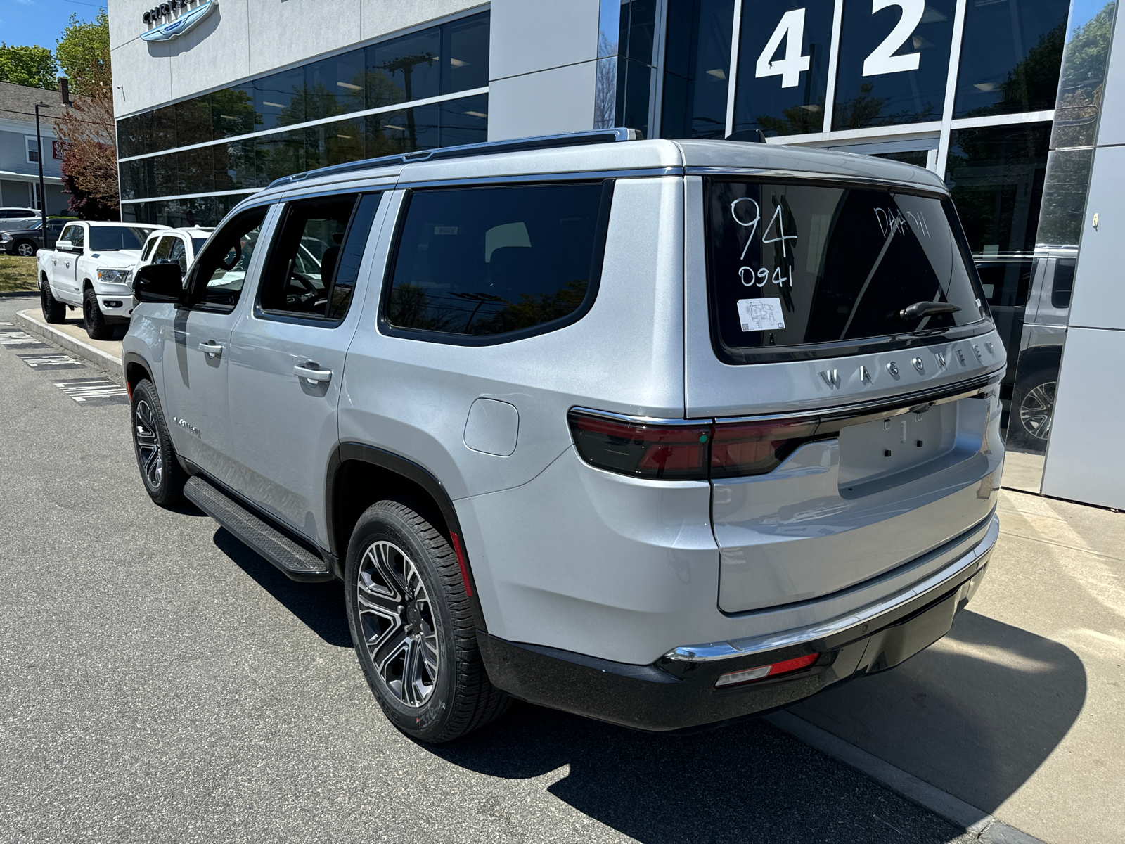 2024 Jeep Wagoneer  4