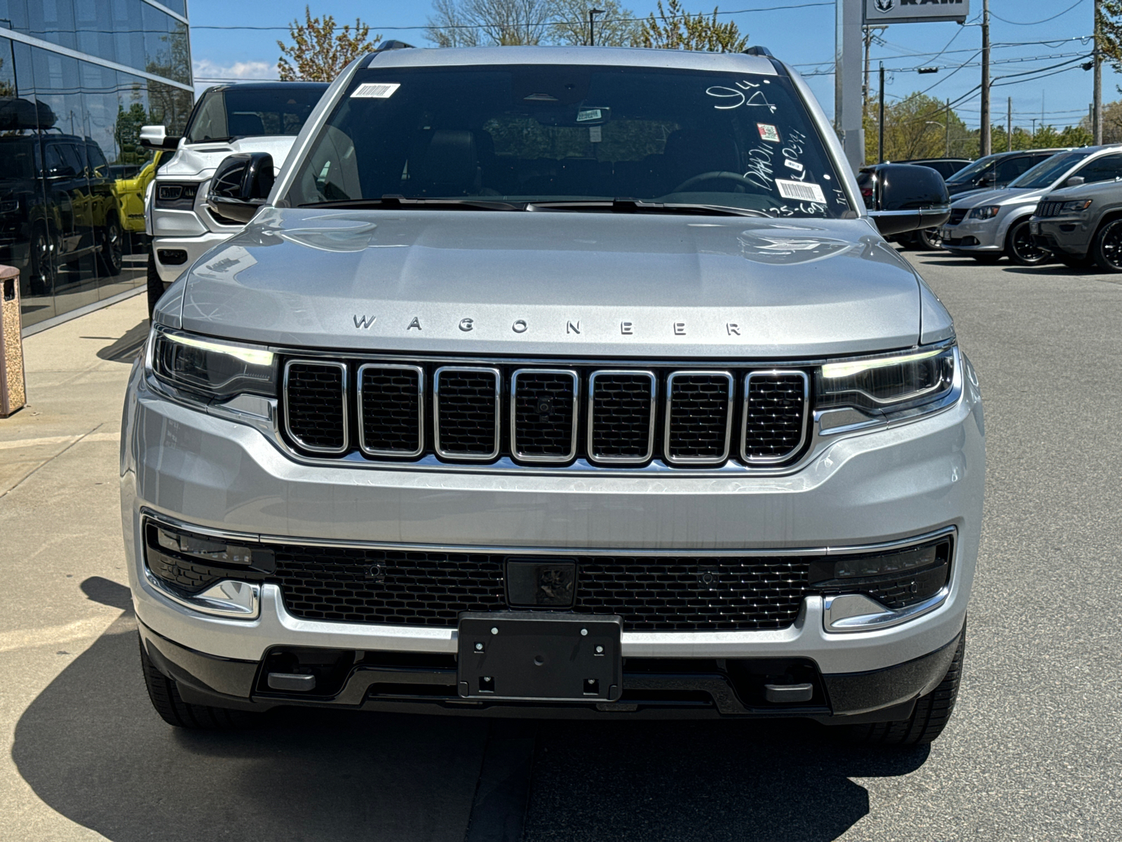 2024 Jeep Wagoneer  43